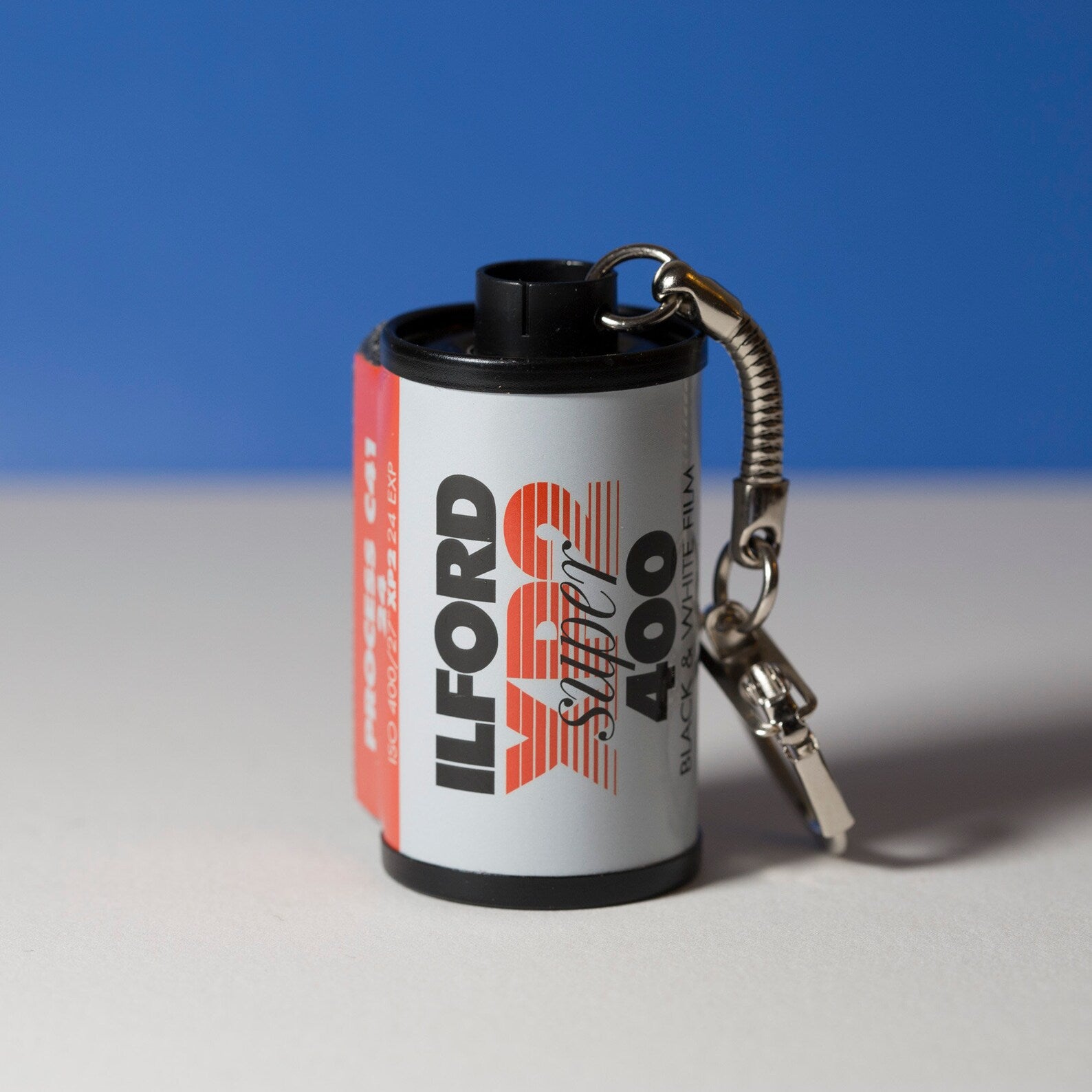 35mm Film Canister Keychain - Vintage Camera Film Key Holder for Keys, USB Drives & Small Essentials - Perfect for Photographers, Film Enthusiasts & Retro Style Lovers