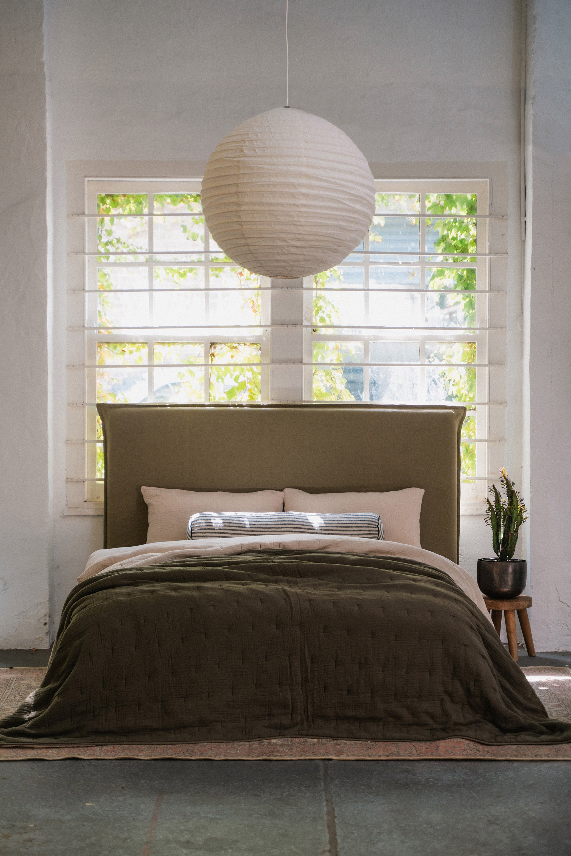 Enes Quilted Bed Cover - Soft & Stylish Olive Green Bedspread for Queen Size Beds | Perfect for Cozy Bedrooms, Guest Rooms & Dorm Decor