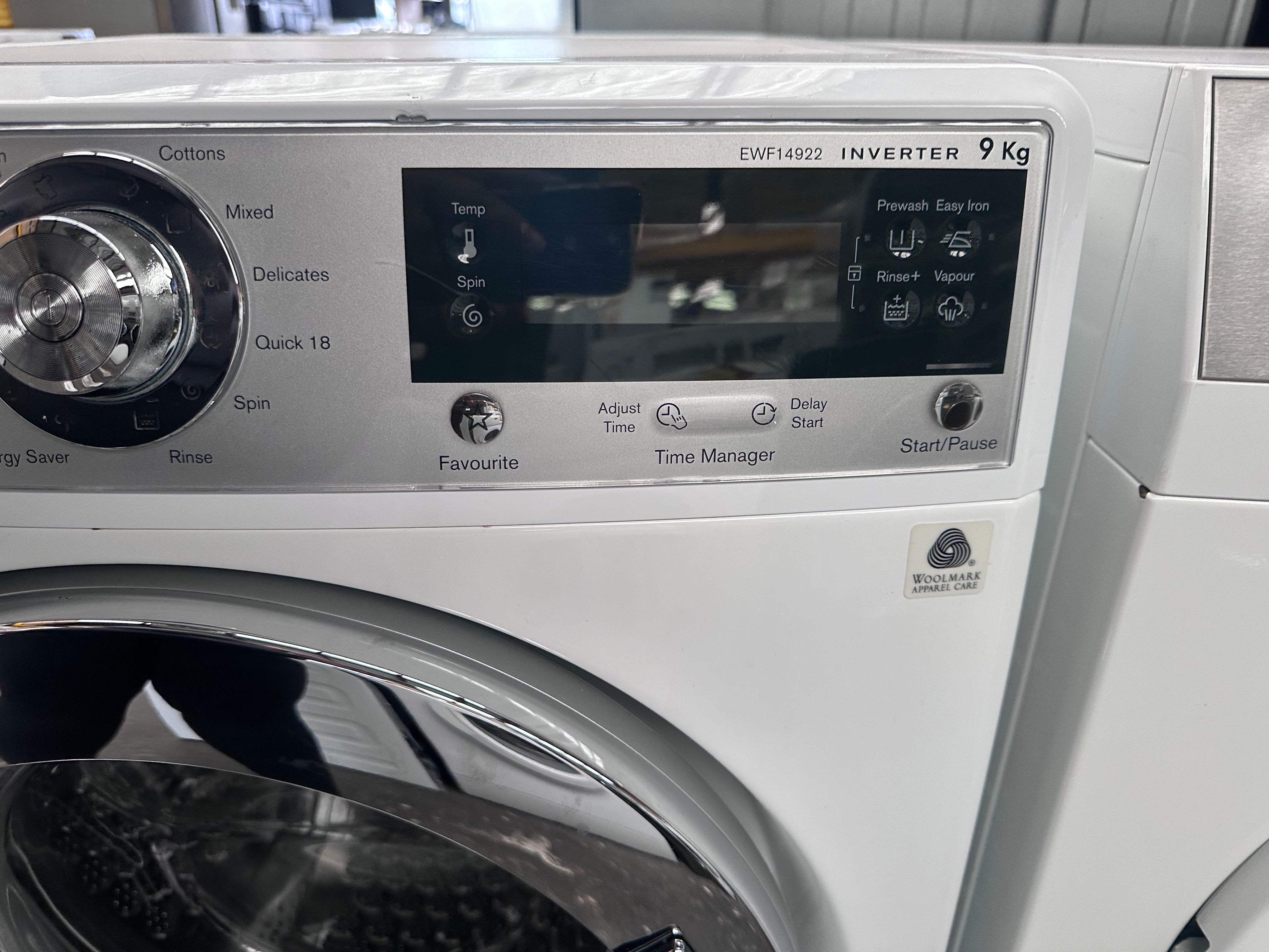 Refurbished Electrolux 9kg Front Load Washing Machine with Time Manager - Energy Efficient & Quiet for Apartments, Laundry Rooms & Small Homes