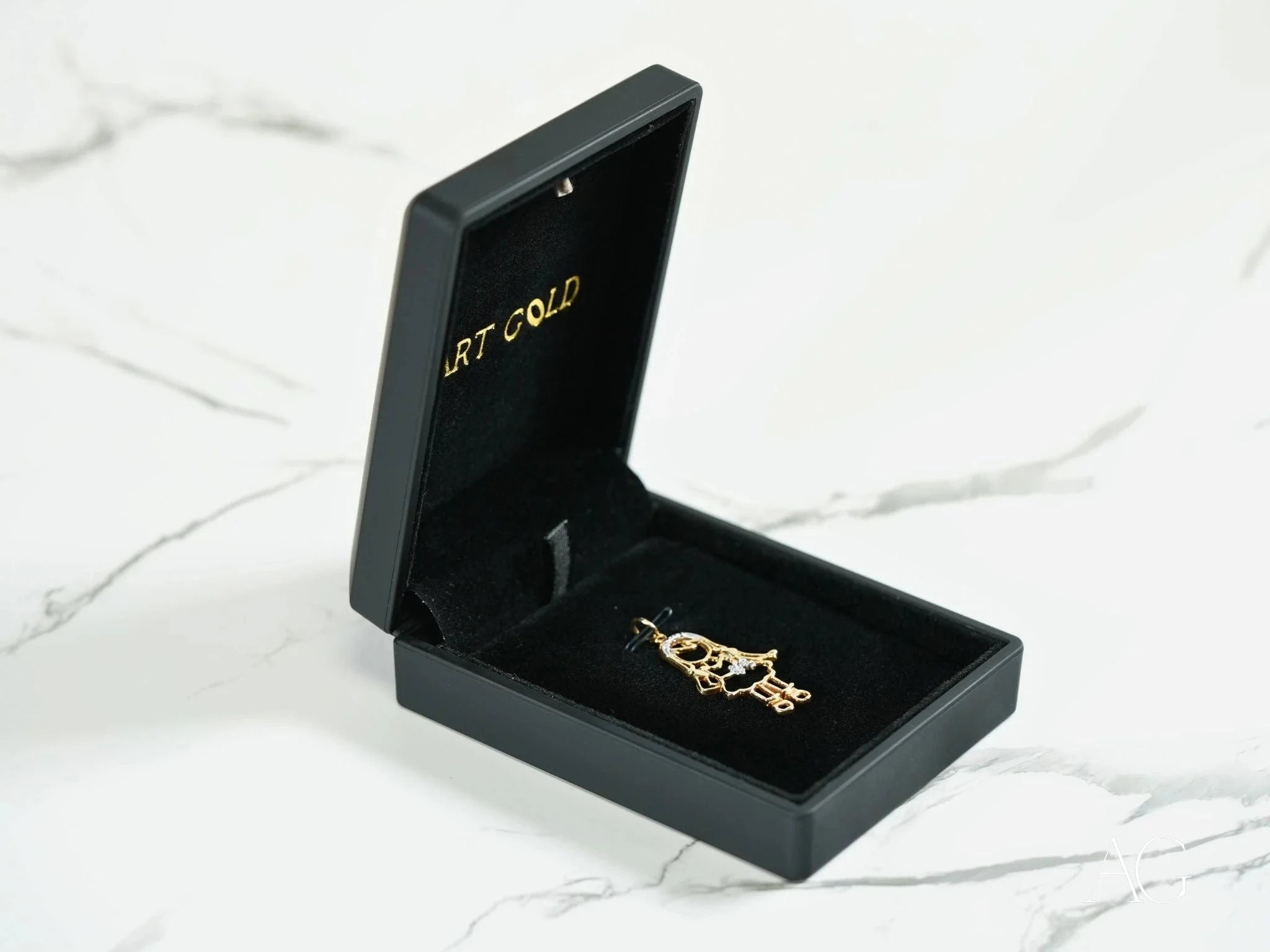 Golden Cherish: Elegant Baby Boy & Girl Pendant Necklace - Perfect Christening Gift, Birthday Present & Keepsake Jewelry for Newborns