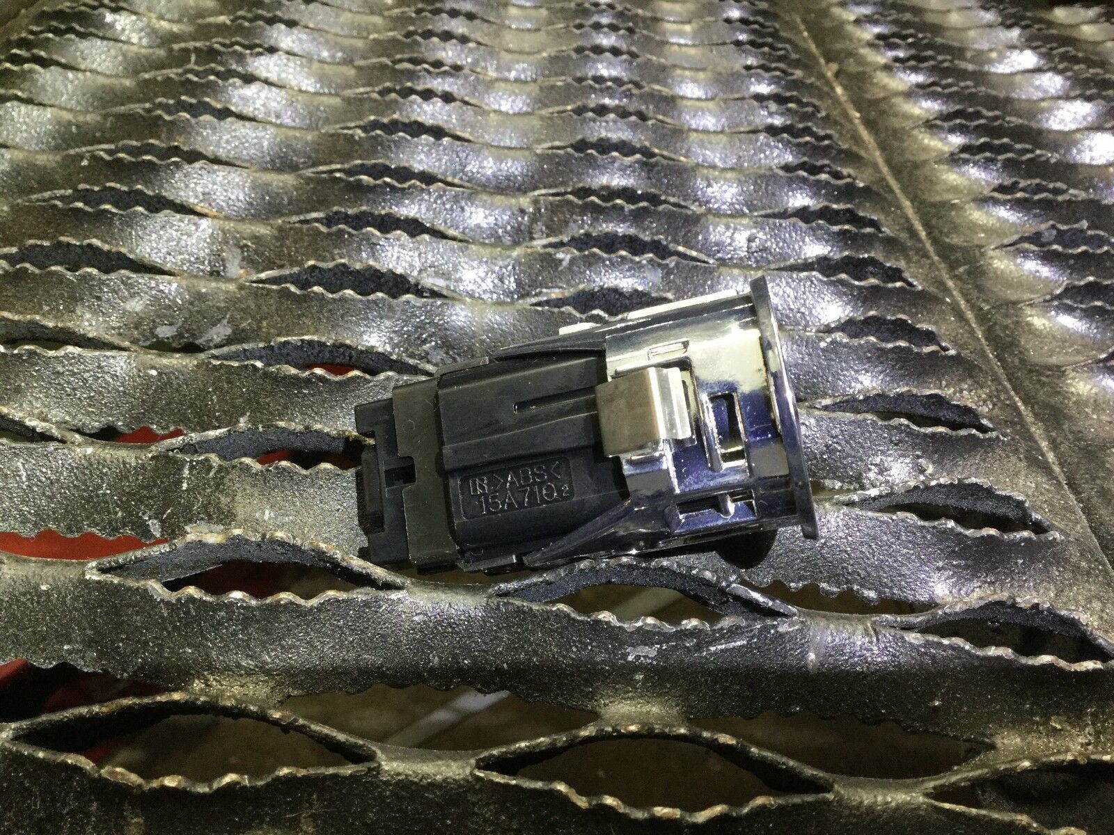 Original Toyota Prius Ignition Switch Push Button Power OEM (2004-2009) - Perfect for Car Repair & Engine Start Replacement