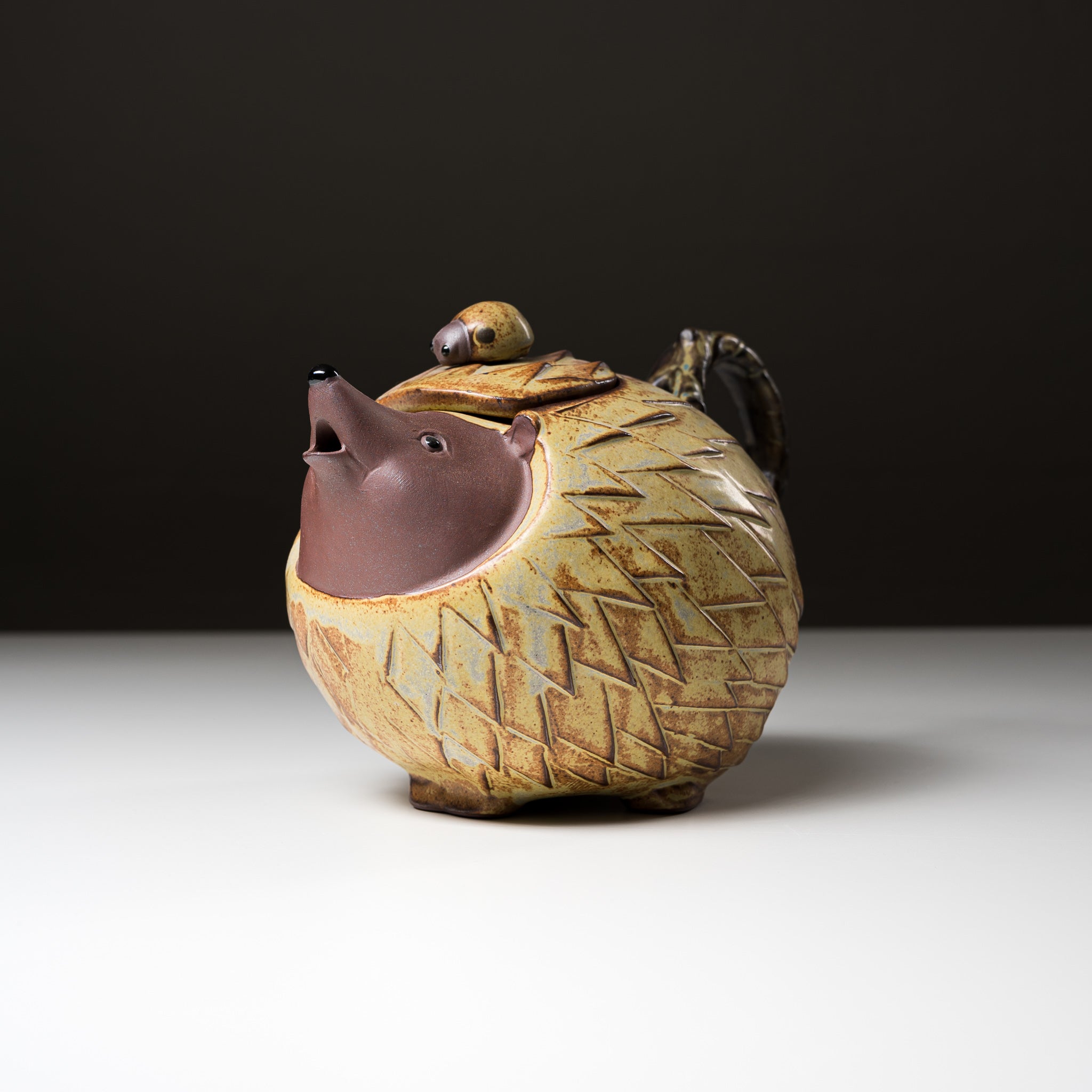 Seto Ware KASHIWA Hedgehog Animal Teapot - Japanese Ceramic Tea Pot with Unique Hedgehog Design | Perfect for Tea Ceremonies, Home Decor & Gift Giving