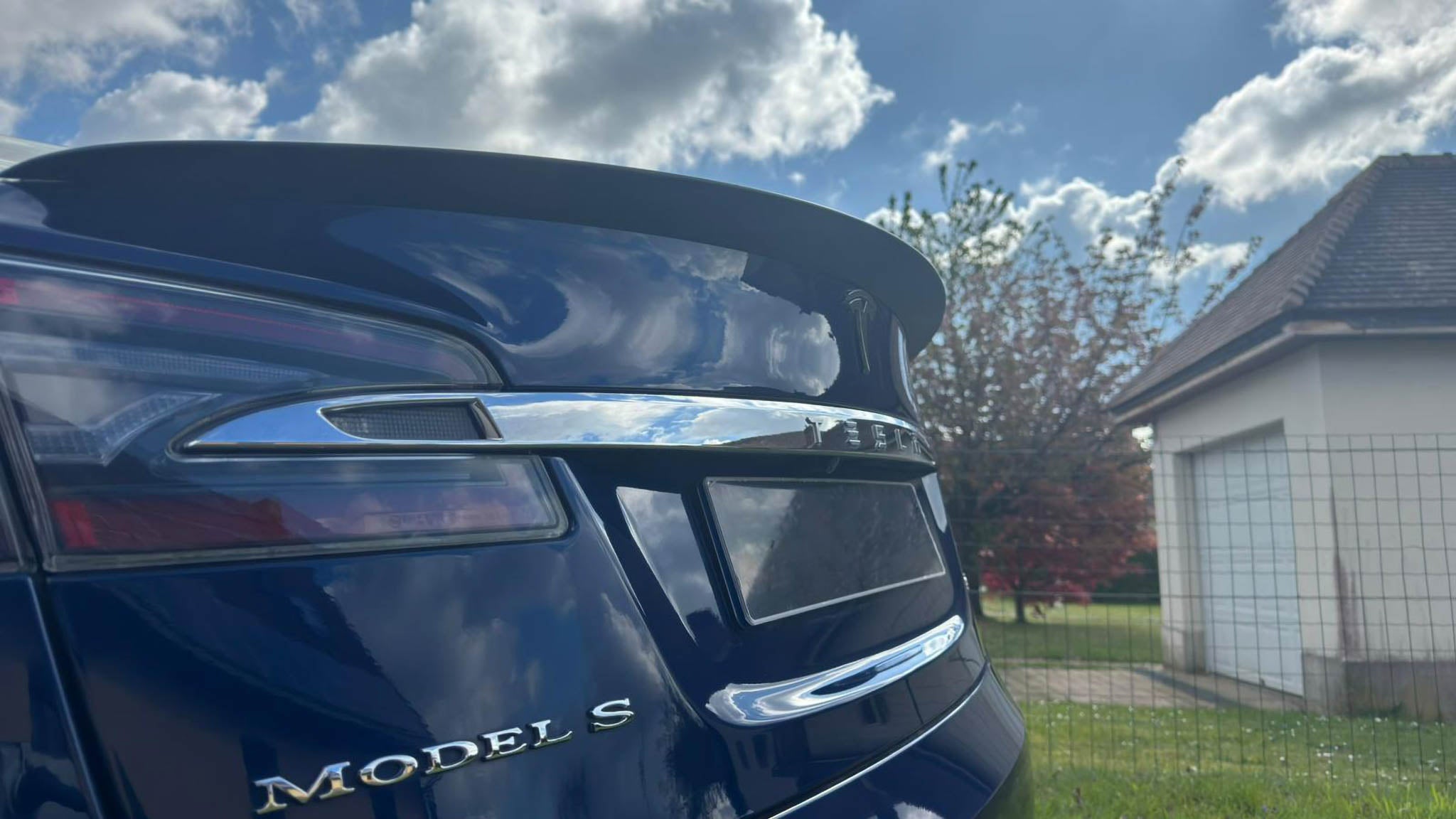 Premium Real Carbon Fiber Rear Spoiler for Tesla Model S (2016-2024) - High-Performance Aerodynamic Upgrade for Enhanced Style & Speed