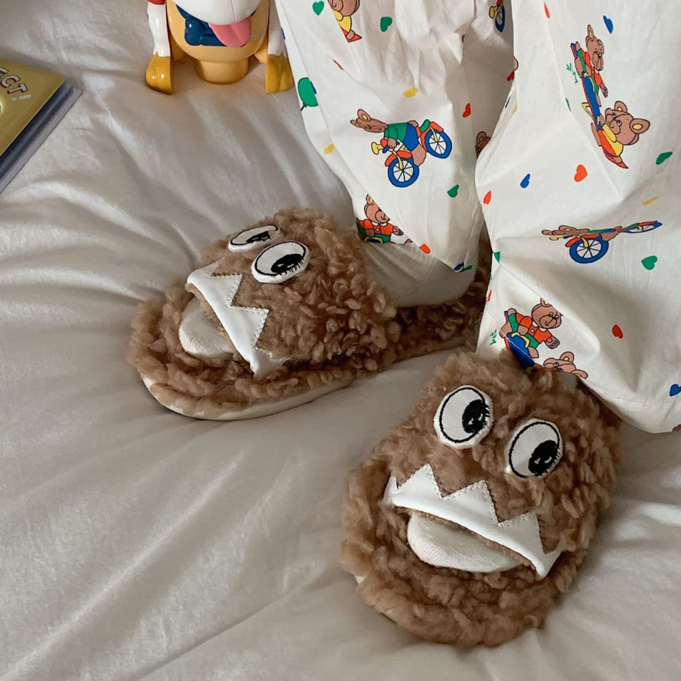 Funny Eyes Fuzzy Slippers for Women - Fluffy Kawaii House Slippers with Cute Design - Cozy Indoor Slippers for Home, Lounge & Gift Giving