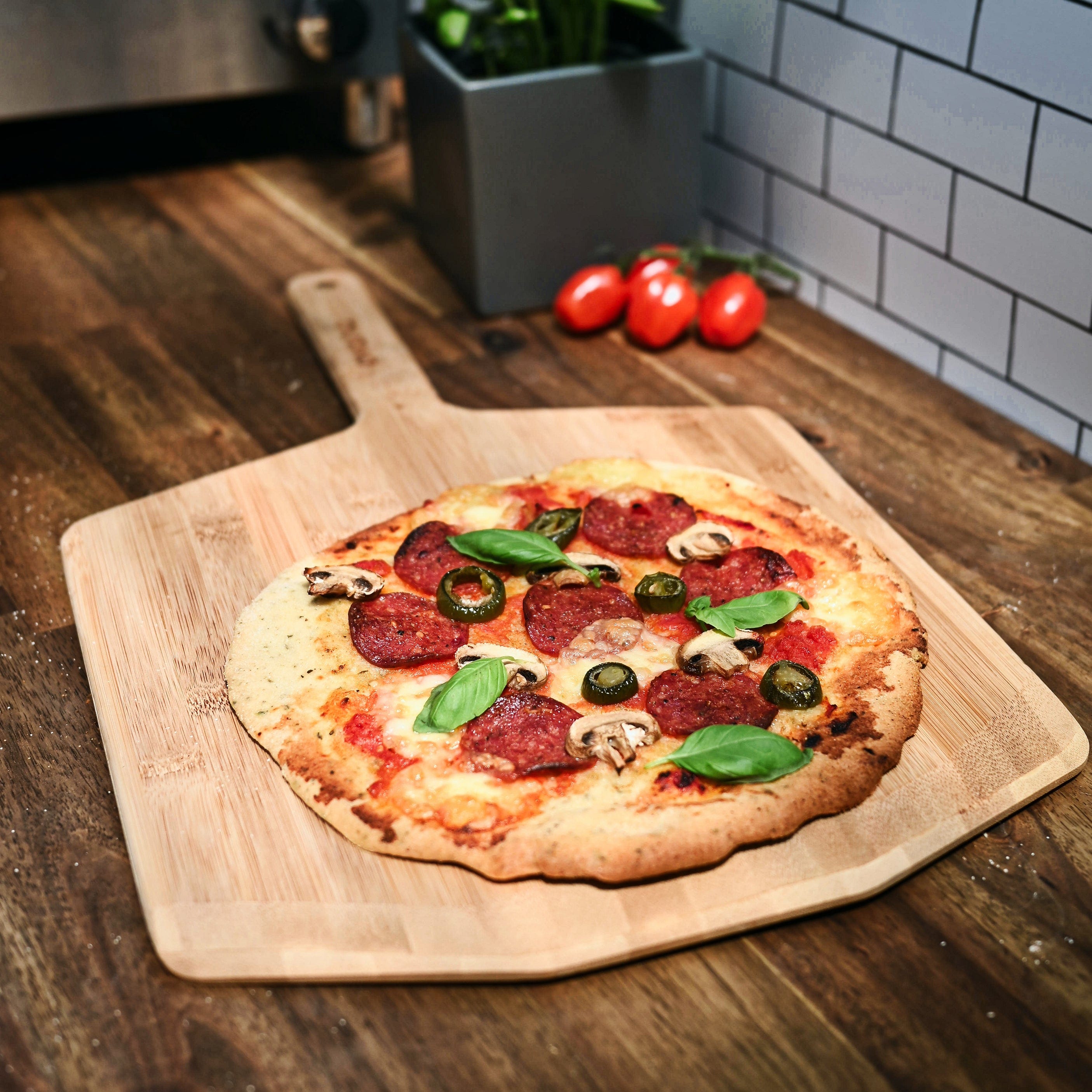 Ovana Wooden Pizza Serving Board - Handcrafted Pizza Peel for Baking, Cutting & Serving - Perfect for Parties, Picnics & Family Gatherings