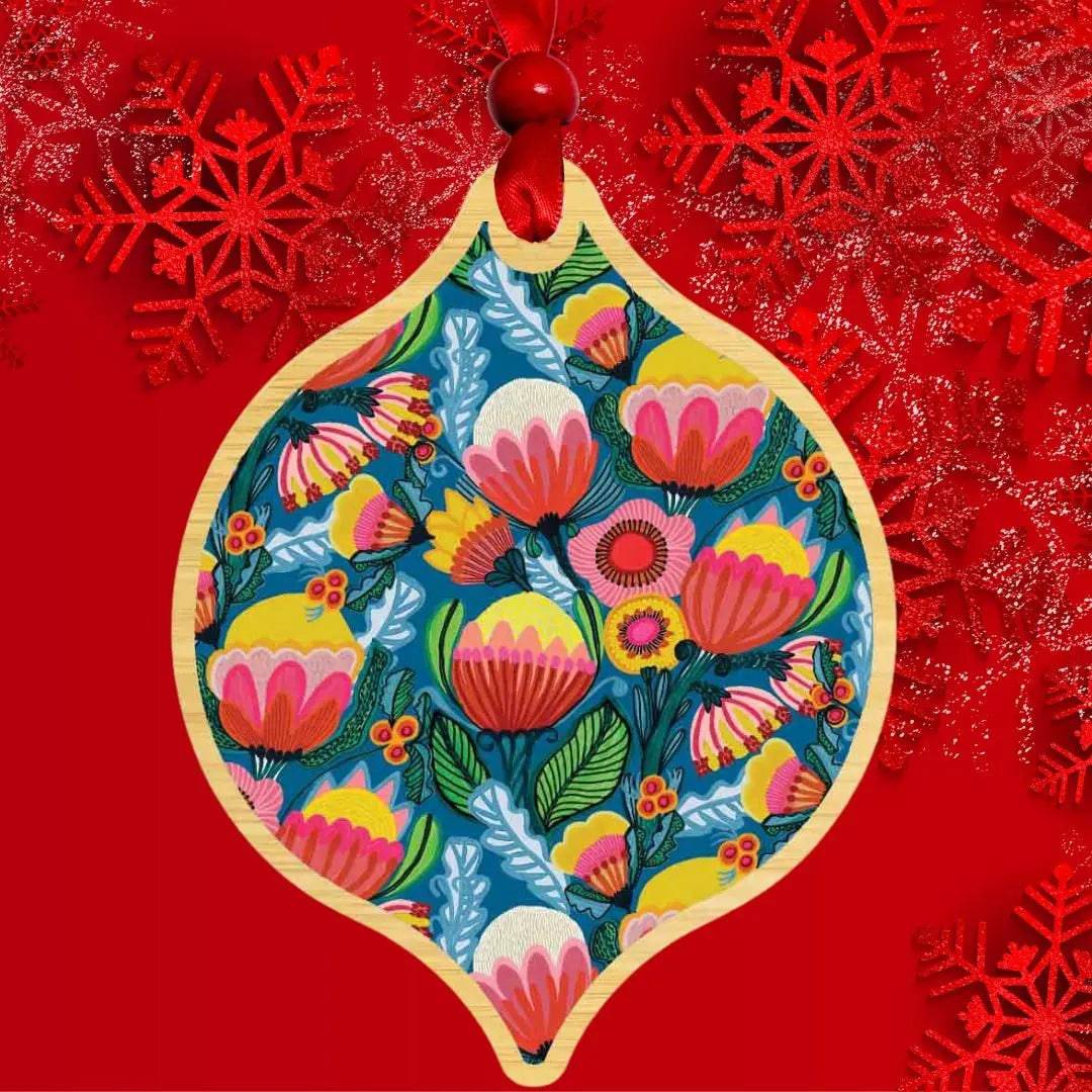 Colorful Cockatoo and Protea Flower Christmas Ornament Set - Handmade Holiday Decor for Tree, Gift, and Festive Home Decoration