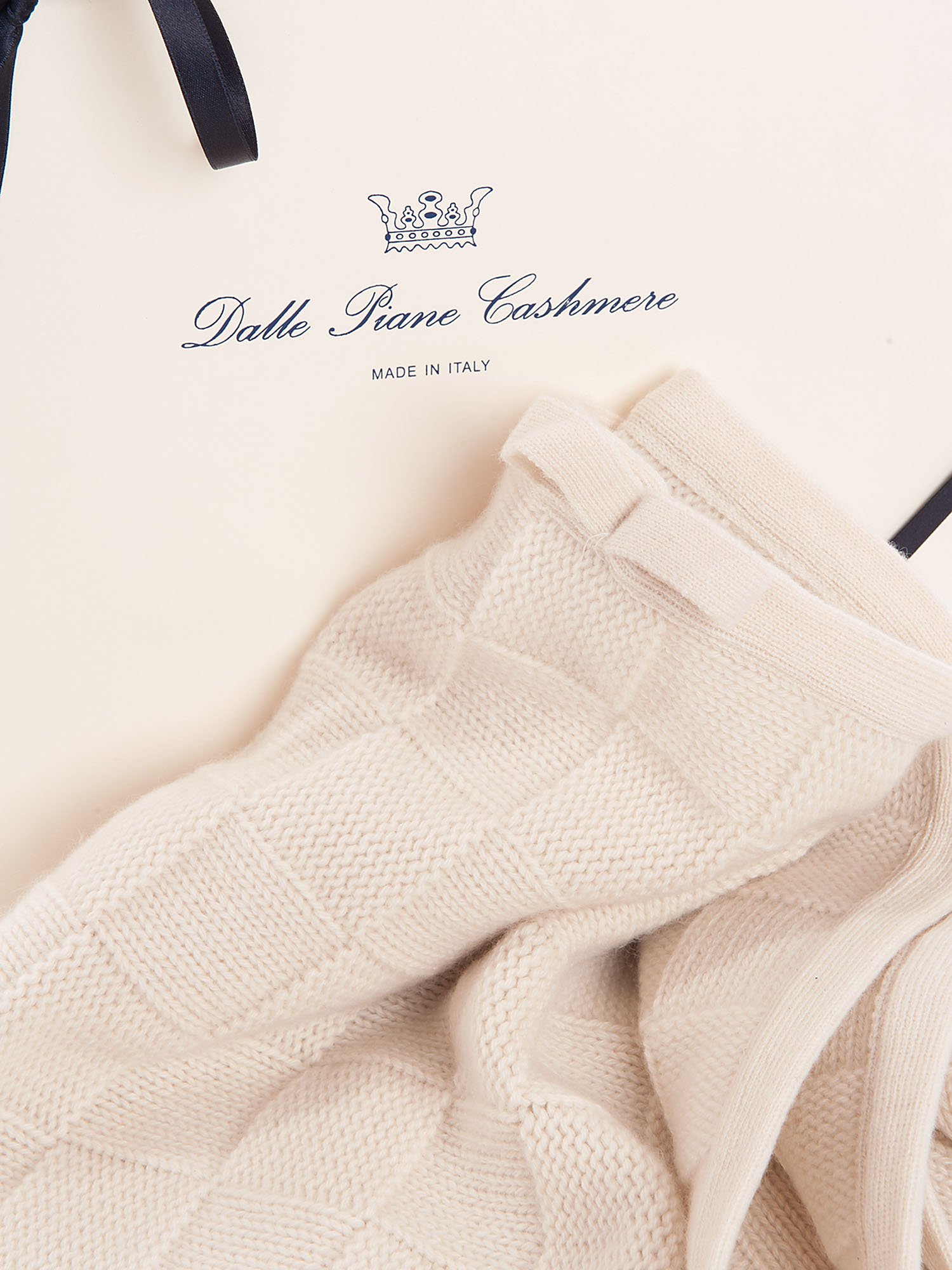 Premium Italian Cashmere Baby Blanket - 100% Pure Soft Cashmere - Luxury Newborn Blanket - Beige - Perfect for Nursery, Gifts & Travel