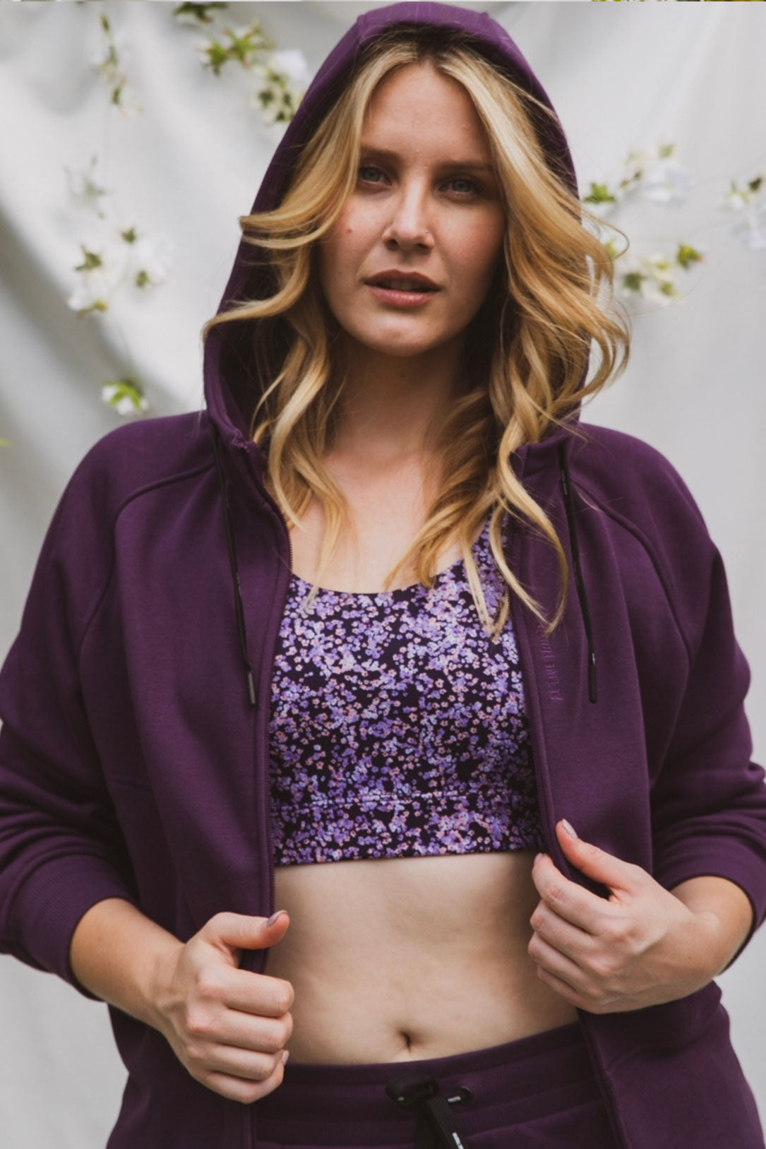 Cropped Zip Up Hoodie for Women - Blackcurrant Color, Lightweight & Stylish Pullover for Casual Wear, Gym, and Outdoor Activities
