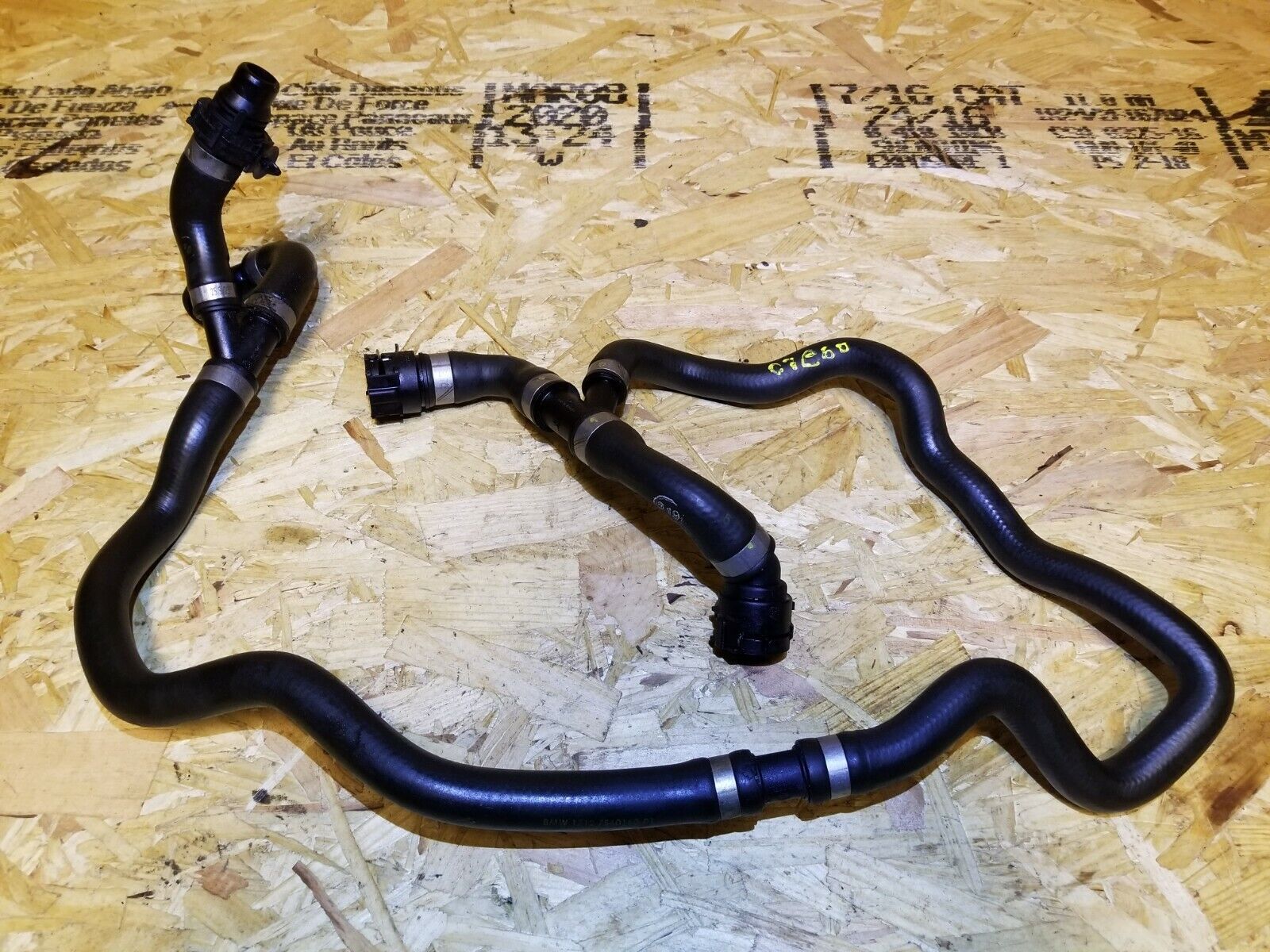 2004-2007 BMW 530xi E60 OEM Engine Return Hose Pipe Replacement - Perfect for Engine Cooling System Repair & Maintenance