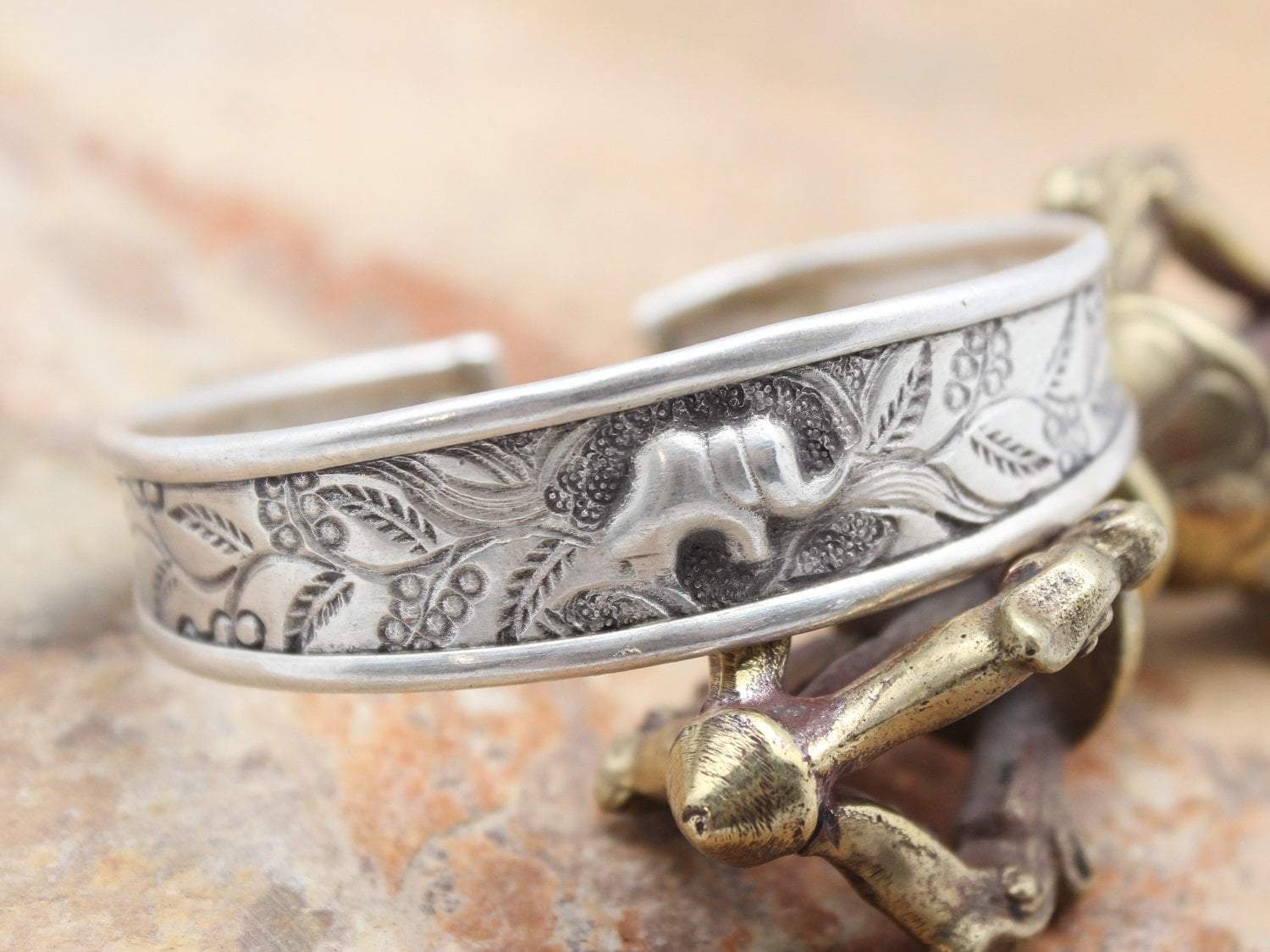 Handmade Thai Silver Elephant Bracelet - Elegant & Unique Jewelry for Women, Perfect Gift for Birthday, Anniversary & Special Occasions