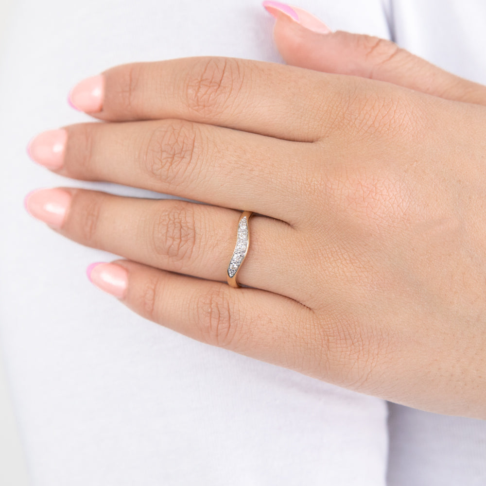 9ct Yellow Gold 1/6 Carat Diamond Curved Ring - Elegant Wedding Band, Anniversary Gift for Her - Perfect for Engagement, Proposal & Special Occasions