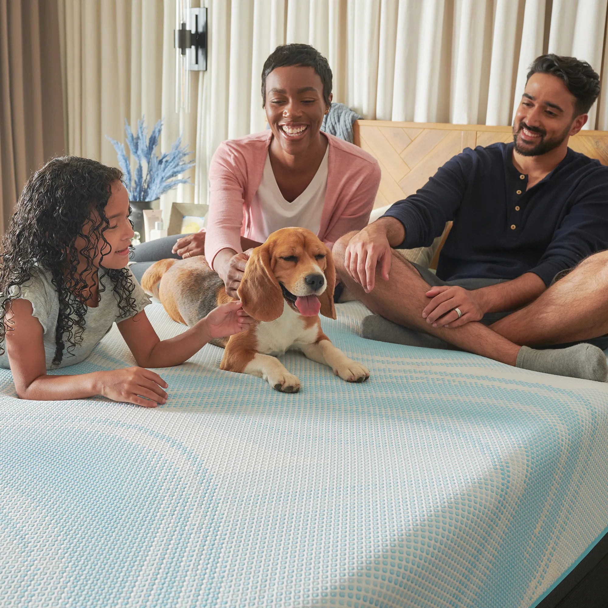 Tempur LuxeBreeze® Medium Hybrid Mattress - Cooling Gel Memory Foam & Pocketed Coils for Back Support - Perfect for Hot Sleepers & Pressure Relief in Bedroom or Guest Room