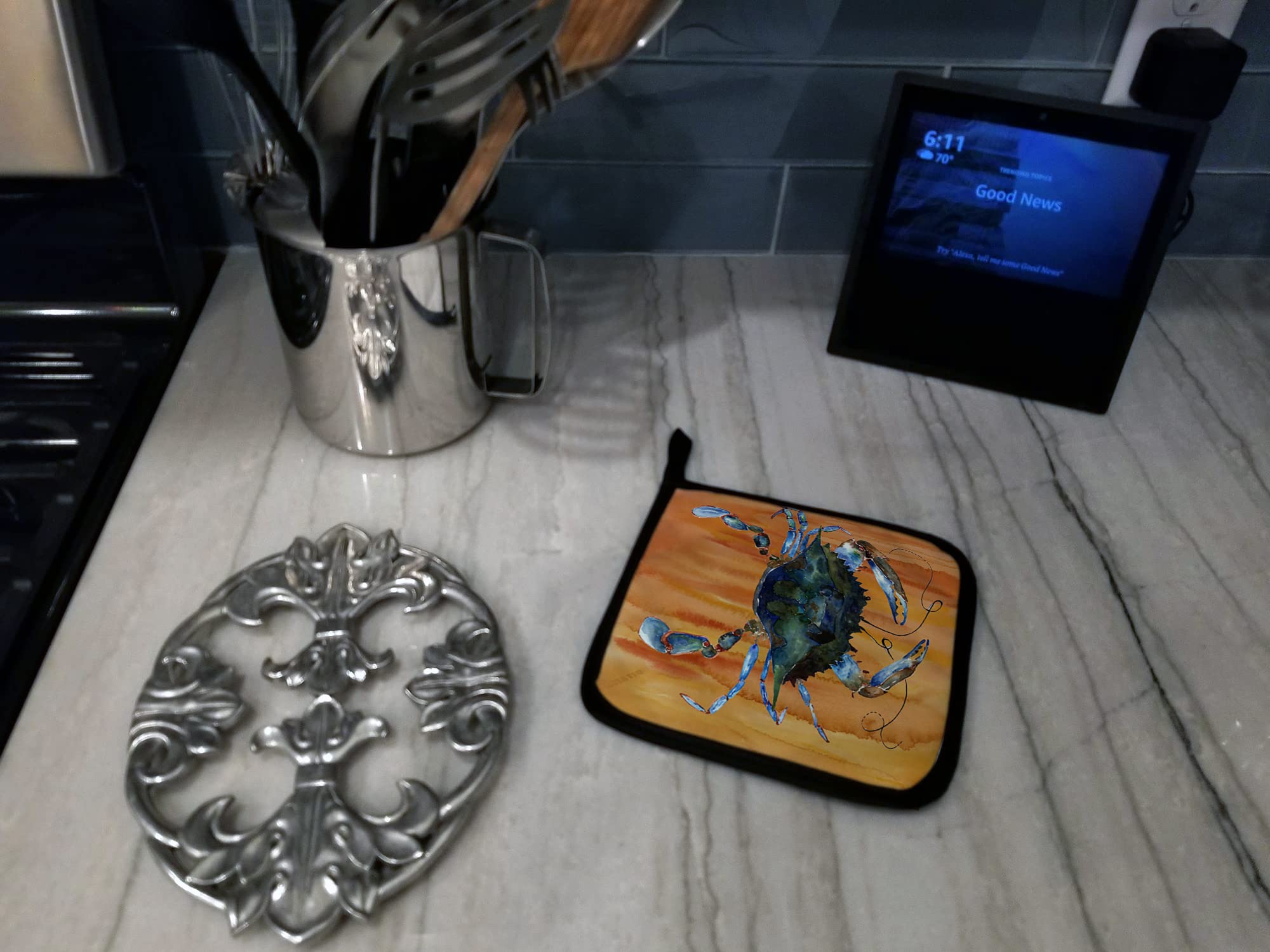 Caroline's Treasures Crab-Themed Heat Resistant Pot Holder Set - 7.5x7.5 Inch Oven Mitts for Cooking, Baking & BBQ | Perfect Kitchen Accessories for Seafood Lovers & Coastal Home Decor