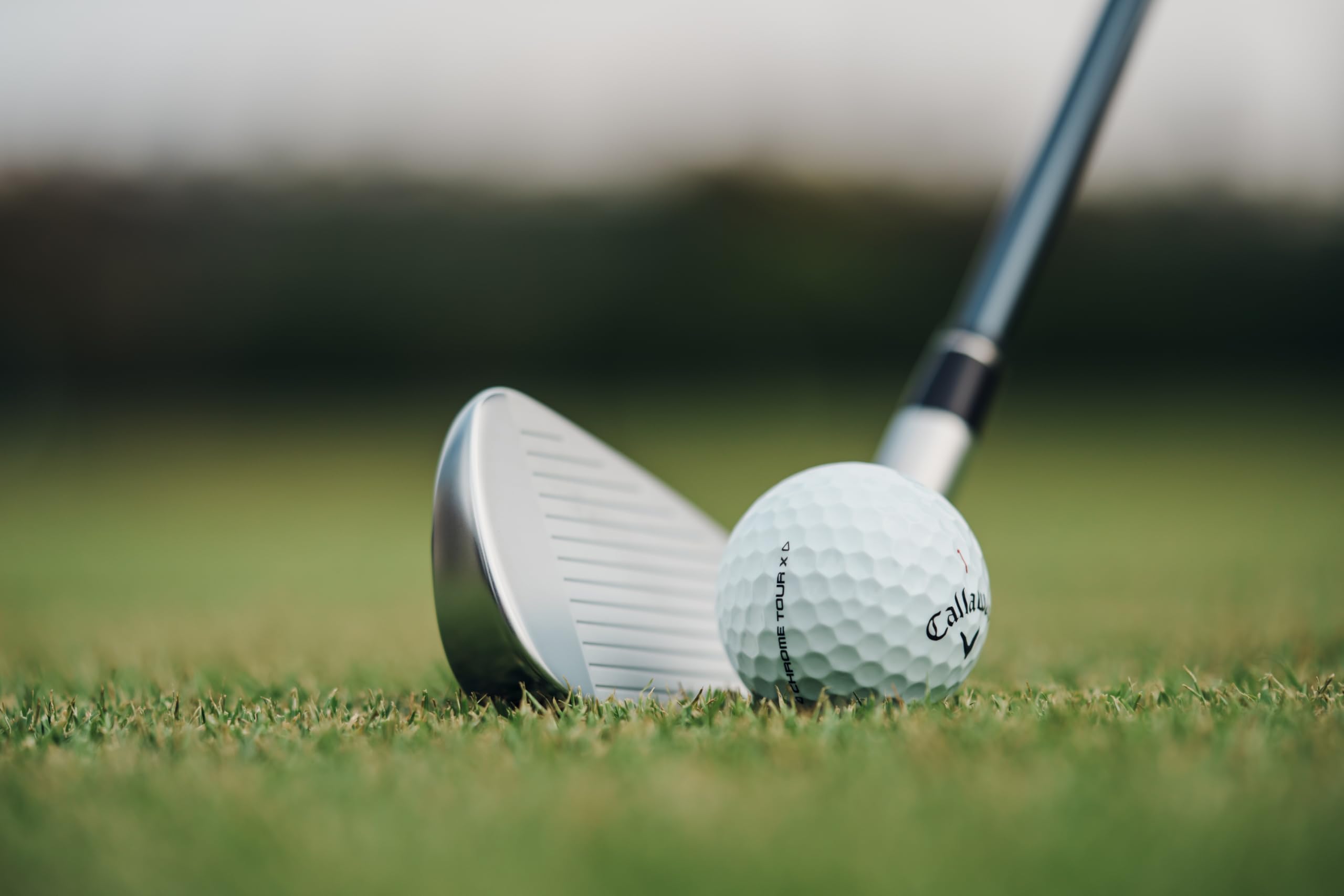 Callaway Golf Apex AI300 Iron Set - Premium Forged Golf Irons for Men & Women | High Performance Distance & Forgiveness | Perfect for Mid-Handicap Golfers on Course & Driving Range