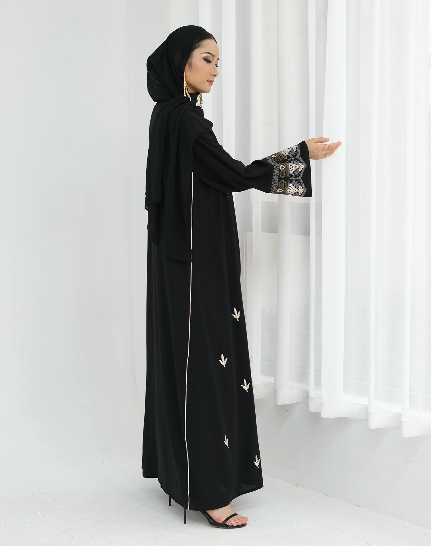 Asha Embroidered Open Abaya Kimono - Elegant Black Muslim Dress for Women | Perfect for Prayer, Eid, Wedding & Special Occasions