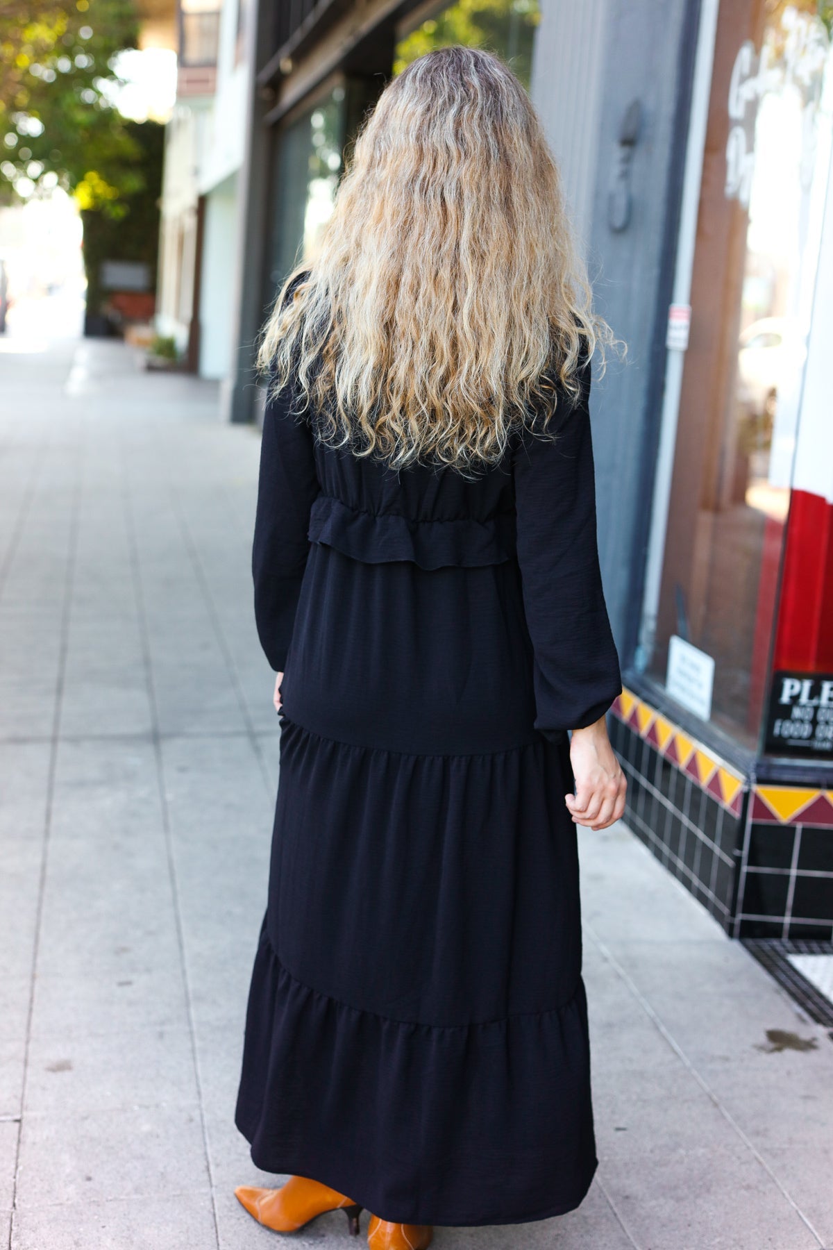 Elegant Black Pintuck Detail Frill V-Neck Maxi Dress for Women | Summer Beach Wedding Party Formal Evening Gown