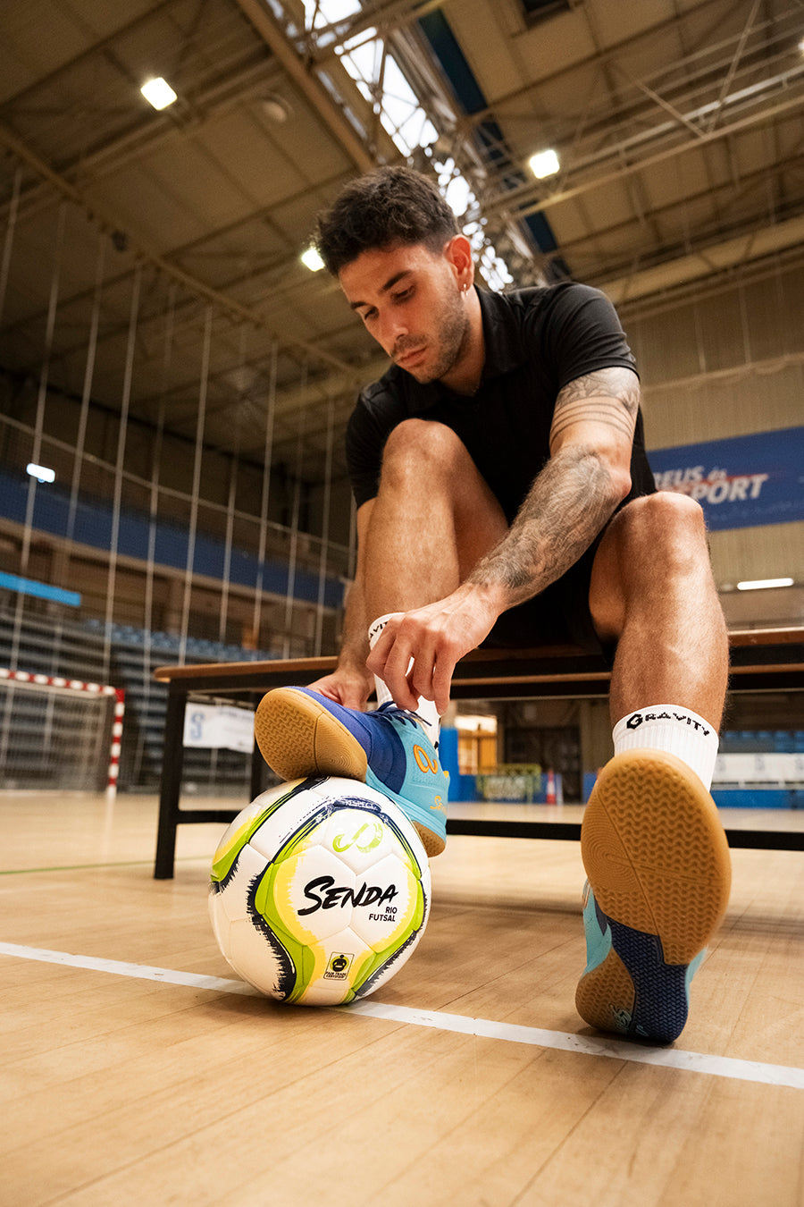 Senda Athletics USHUAIA Club 2.0 Futsal Soccer Shoes for Men & Women - Lightweight Indoor Football Cleats with Non-Marking Sole in Blue/Yellow - Perfect for Futsal, Indoor Soccer, and Court Sports