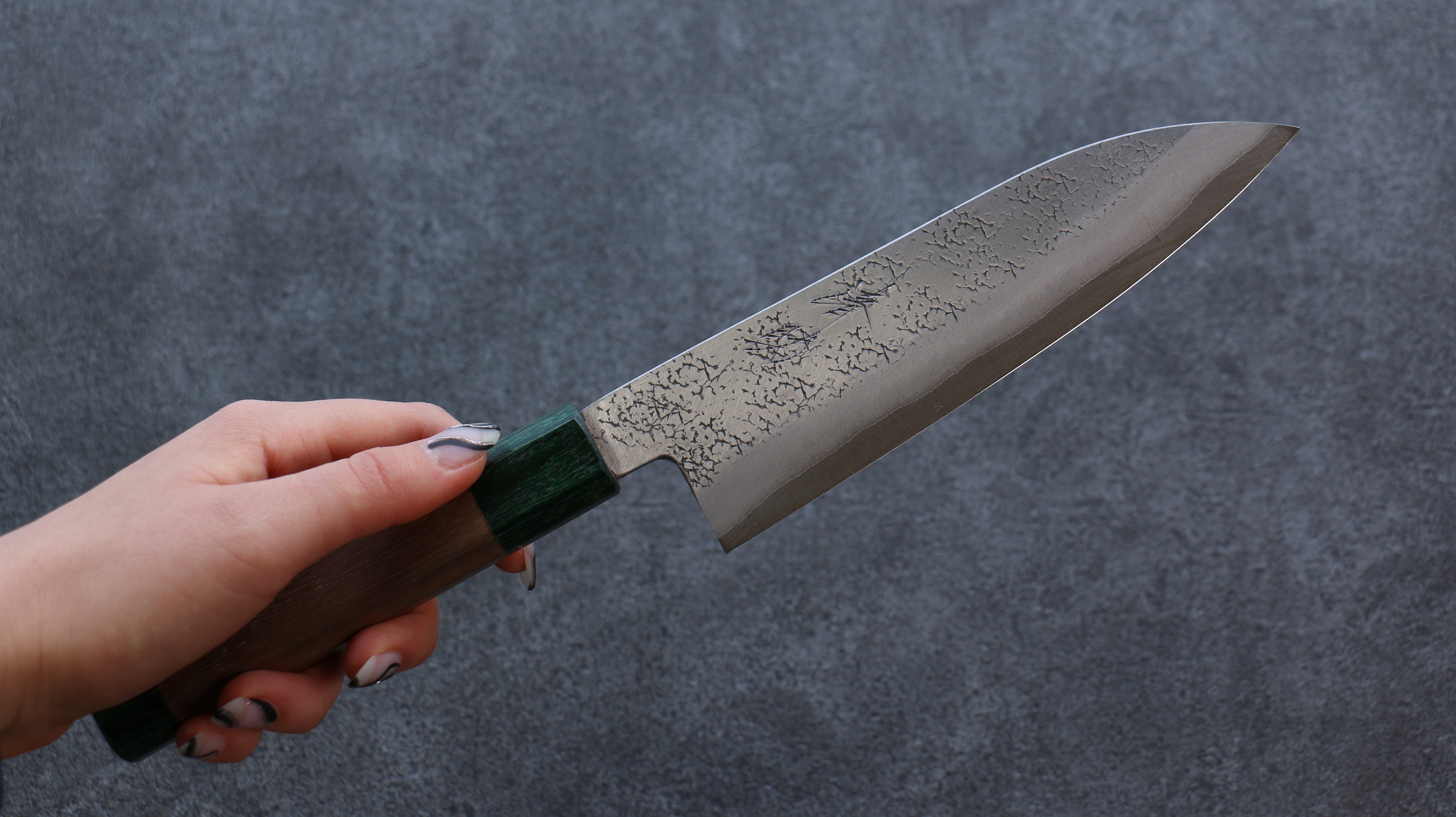 Premium Seisuke Blue Super Hammered Santoku Knife 165mm - Walnut Handle with Double Green Pakka Wood - Japanese Chef Knife for Slicing, Dicing & Chopping Vegetables, Meat & Fish - Perfect for Home Cooks & Professional Kitchens