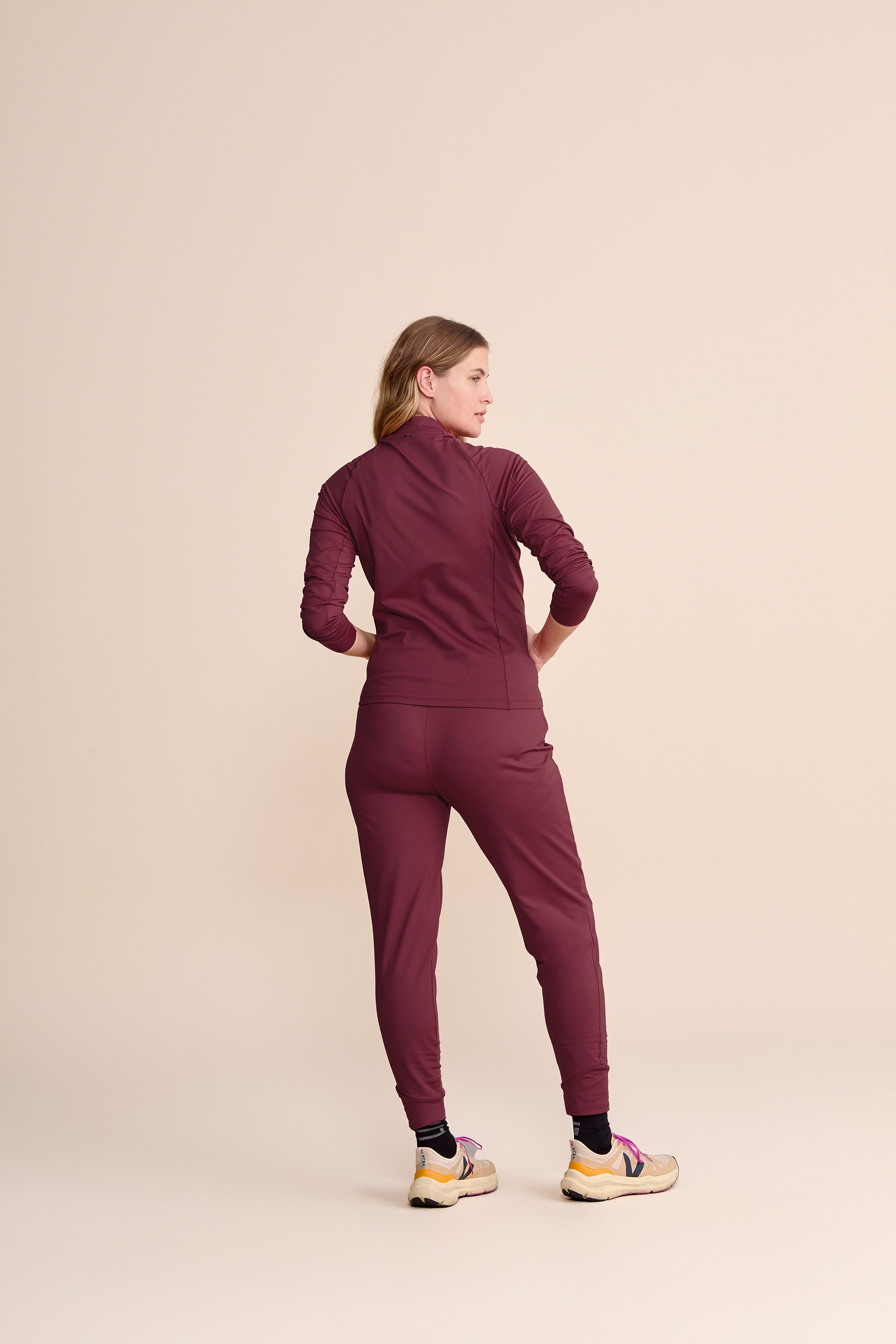 Cozy Fleece Jogger Pants for Men & Women - Soft Winter Lounge Pants with Elastic Waistband - Perfect for Home, Gym, and Outdoor Activities