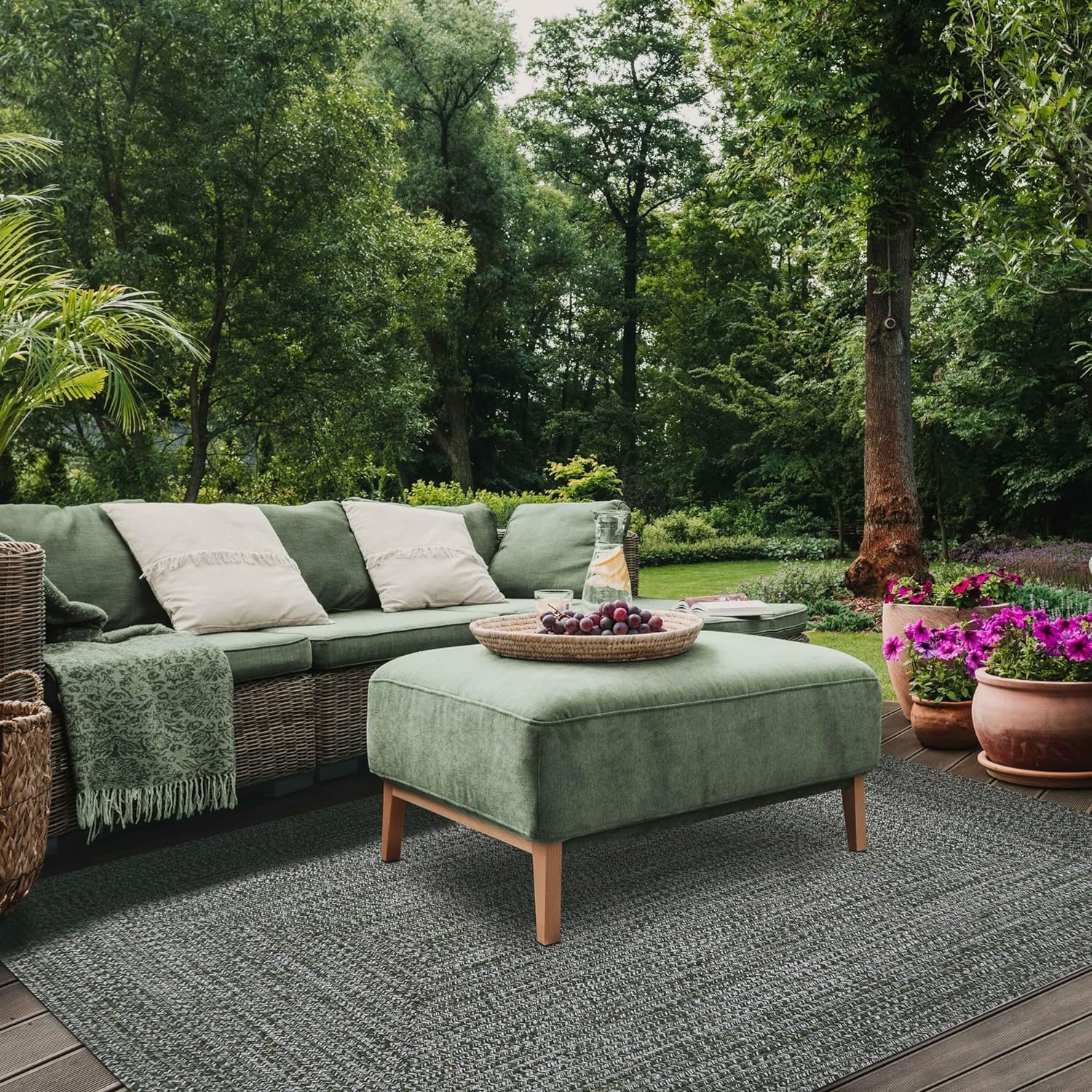 Premium Reversible Braided Area Rug 8' x 10' - Indoor/Outdoor Dual-Tone Floor Mat for Patio, Porch, Living Room, Nursery & Office - Green & White Home Decor - Perfect for High-Traffic Areas & Stylish Interior Design