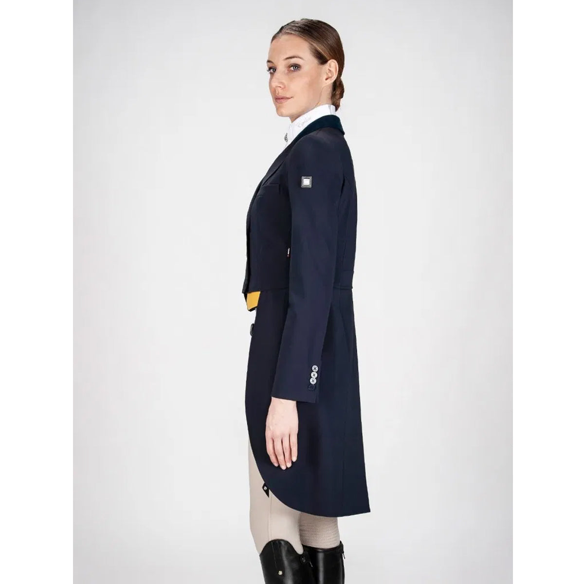 Equiline Women's MacKenzie Hunter Shadbelly Show Coat - Elegant Equestrian Riding Jacket for Horse Shows & Dressage Competitions - Perfect for Professional Riders & Hunt Seat Events