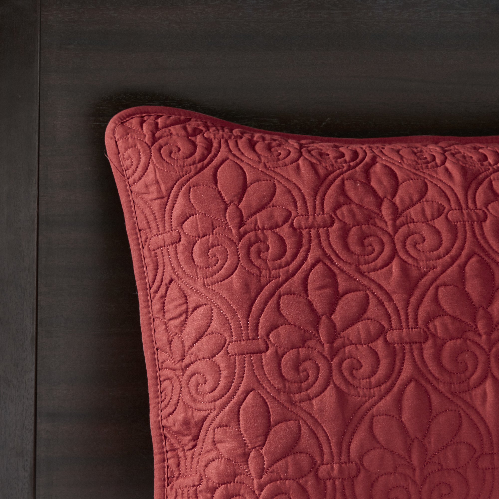 Madison Park Quebec King Size Quilt Set - Red Damask Pattern, 3-Piece Ultra Soft Microfiber Bedding with Quilted Coverlet | Luxury Bedroom Decor for Master Suite or Guest Room