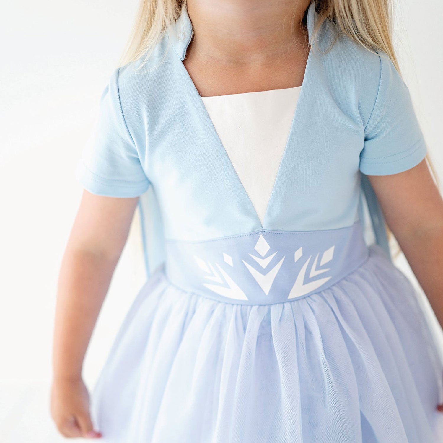 Elegant Crystal Blue Evening Dress with Detachable Cape - Perfect for Prom, Wedding & Formal Events