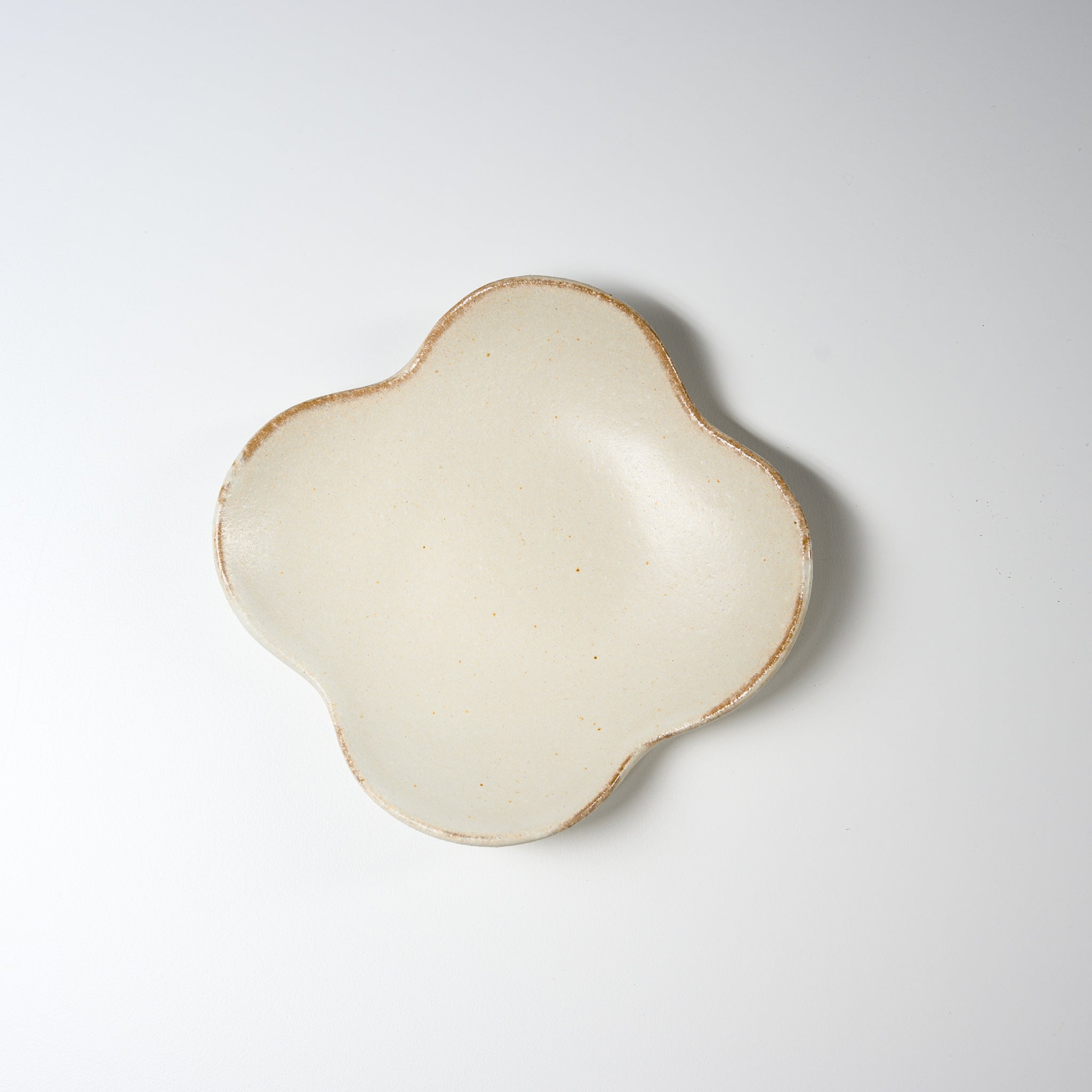 Wakasama Kiln Kinari Flower Plate - Handcrafted Japanese Ceramic Dish for Home Decor, Dining & Gifting | Perfect for Tea Ceremonies, Table Settings & Wall Display