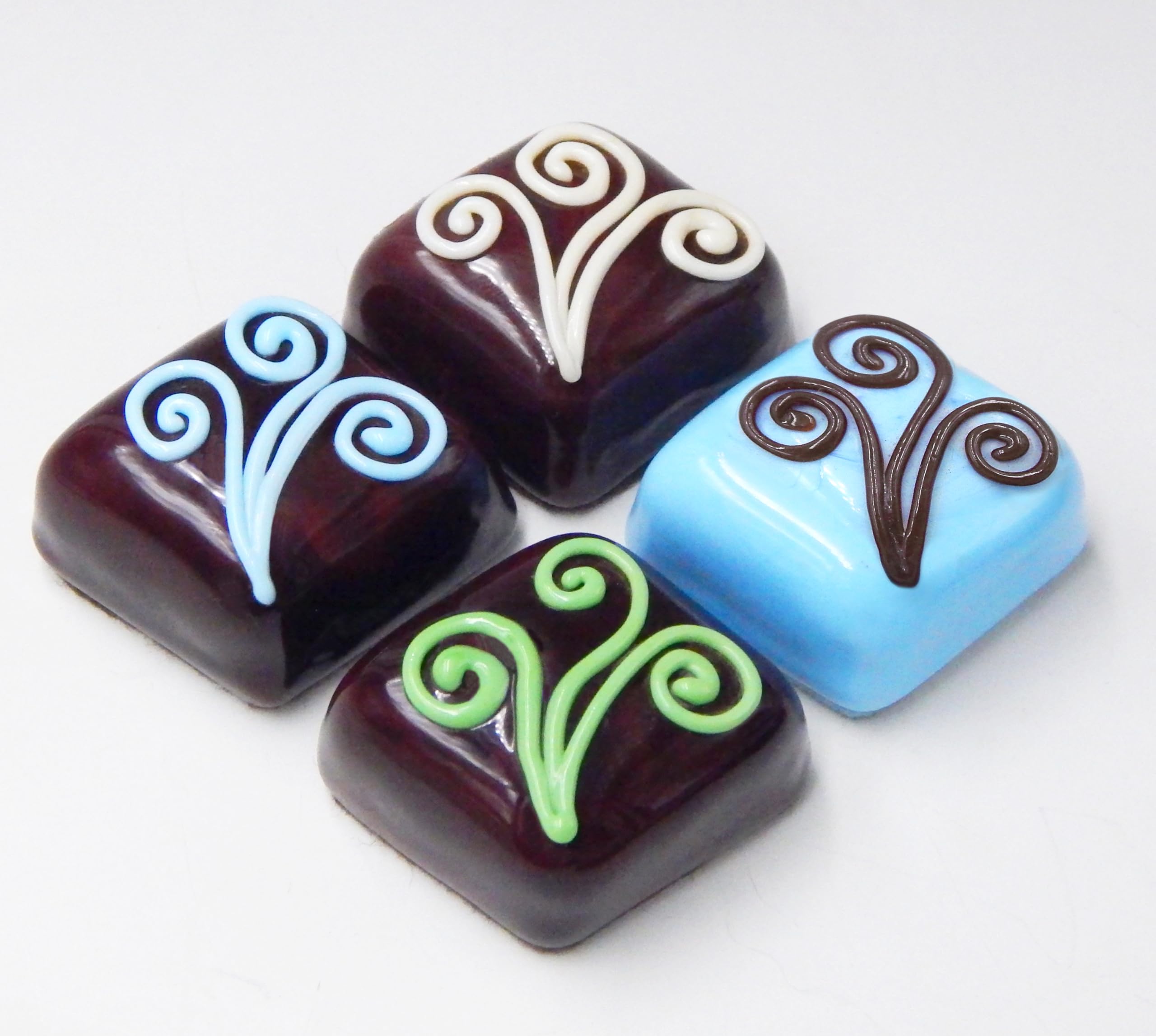 Chocolate Curls Treat - Berry Blue Flavor for Baking & Gifting