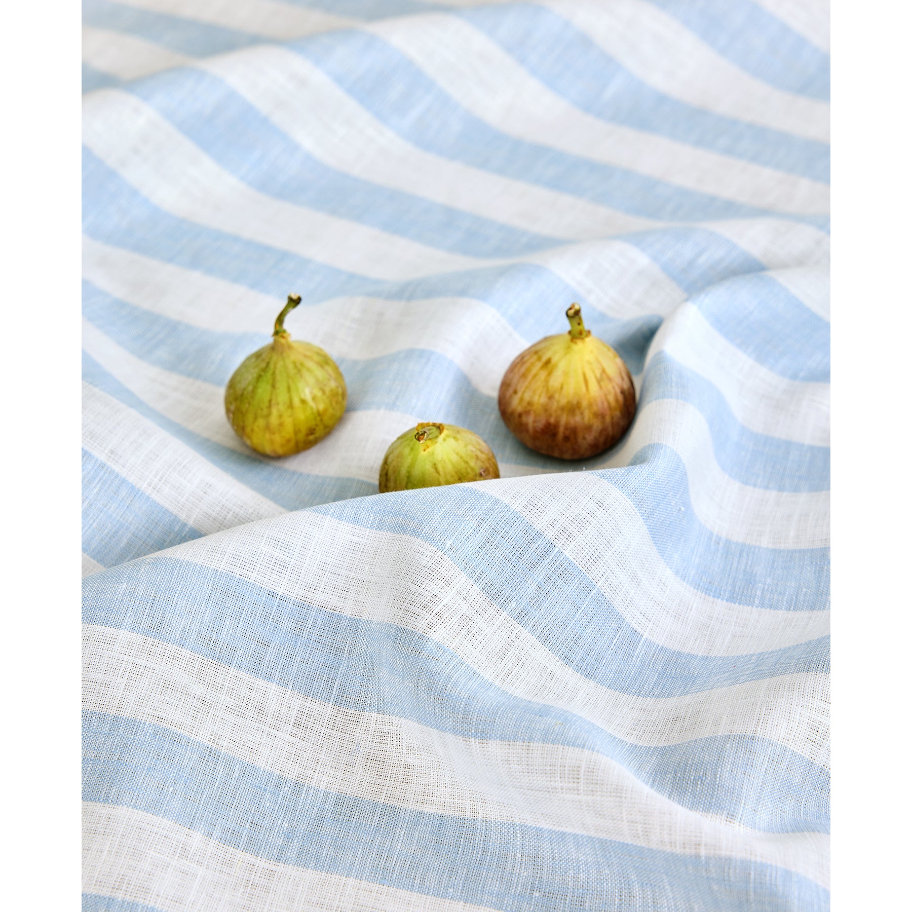 Sorrento Stripe Table Throw - Elegant Striped Tablecloth for Dining Room & Kitchen Decor - Perfect for Parties, Holidays, and Everyday Use