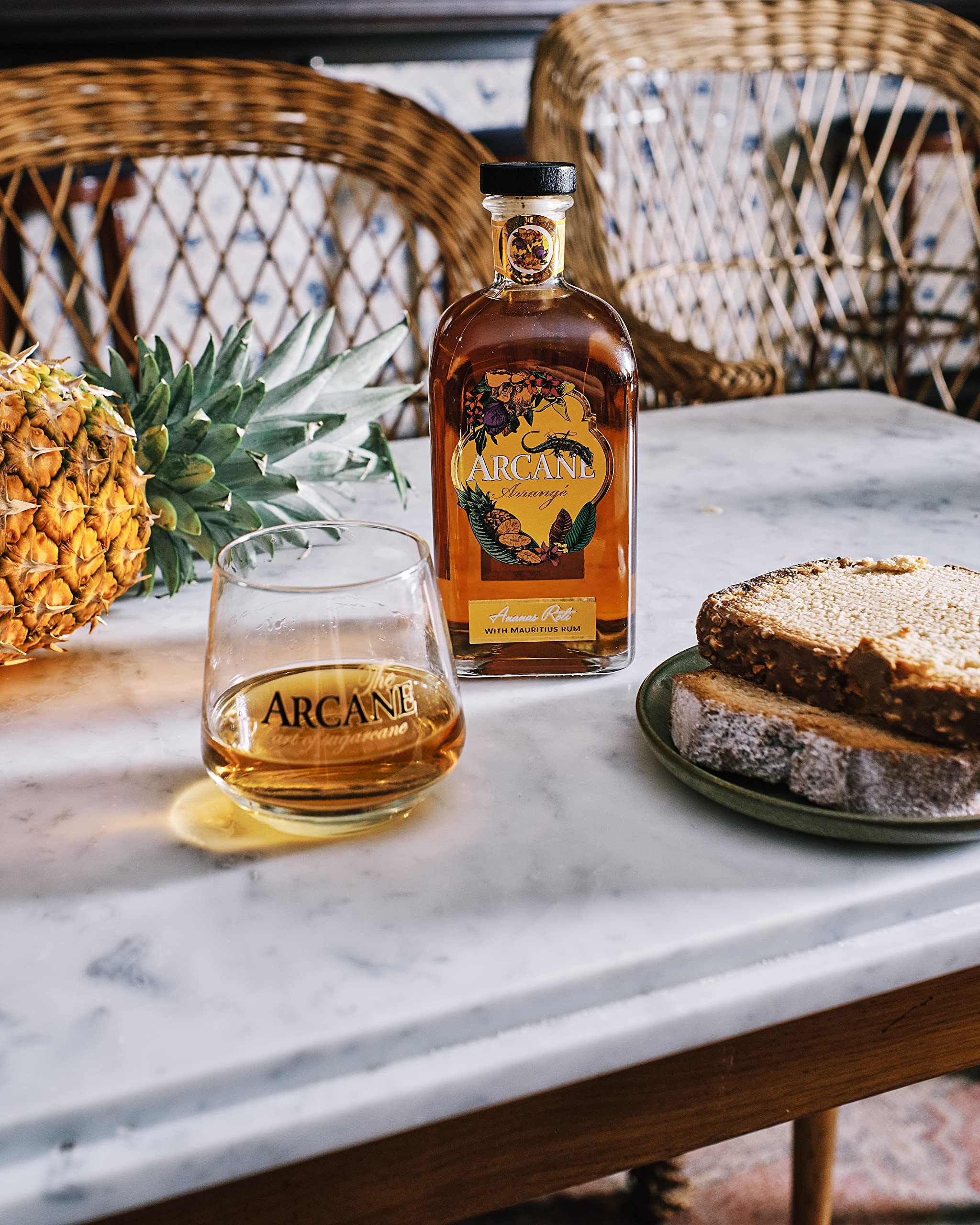 Premium Arcane Arranged Roast Pineapple Flavored Vodka 40% Vol. 0.7L - Perfect for Cocktails, Parties & Gift Giving