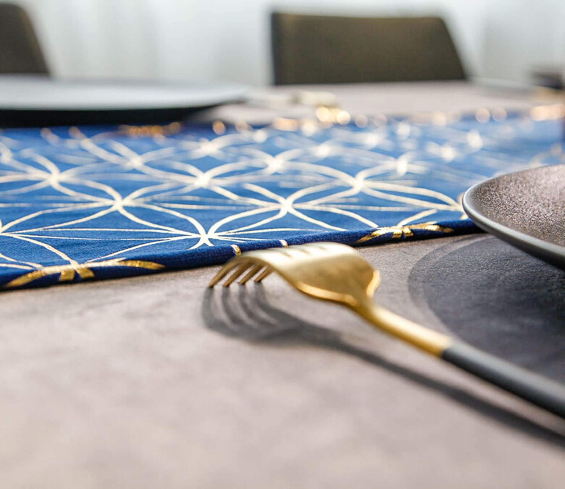 Elegant Blue and Gold Geometric Velvet Table Runner 32x220cm - Luxury Rectangular Table Decor for Dining Room, Wedding, and Holiday Parties
