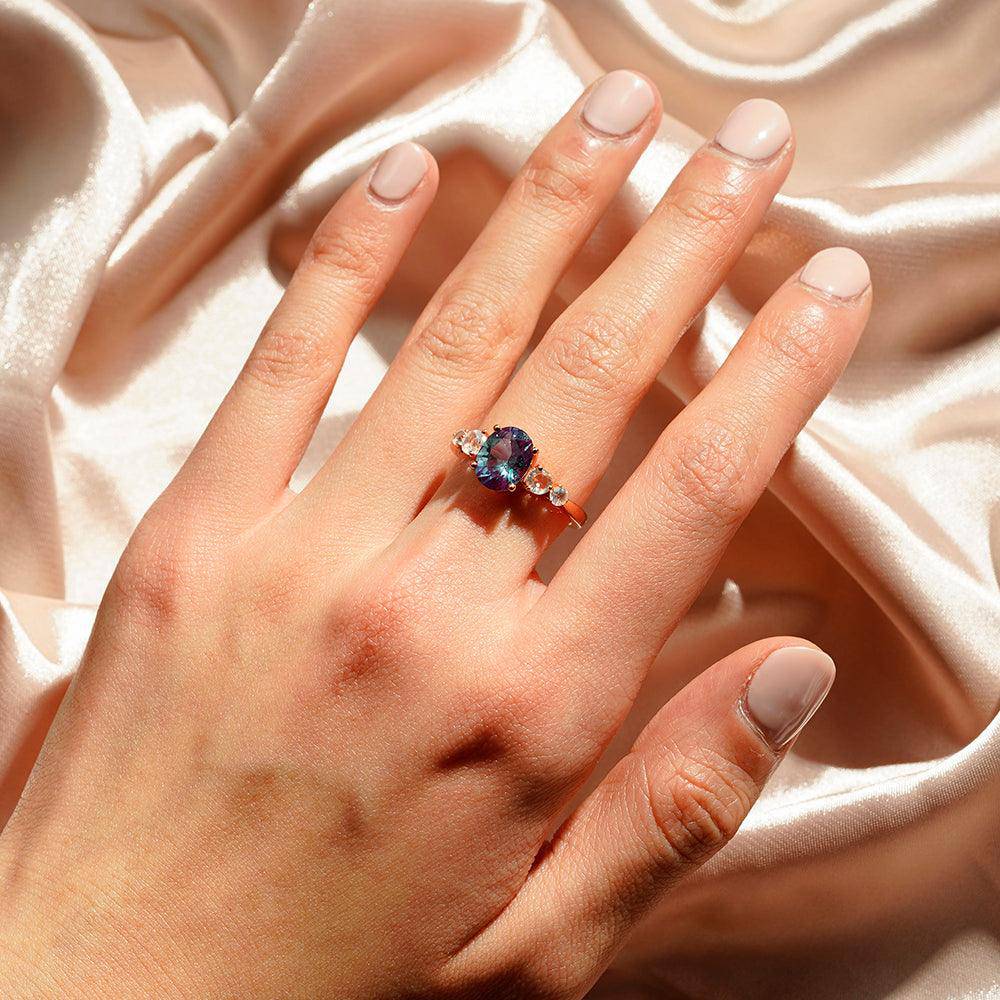 1.5 CT Oval Alexandrite Engagement Ring with Moonstone Accents - Elegant Wedding & Proposal Jewelry for Her, Perfect for Anniversaries & Special Occasions