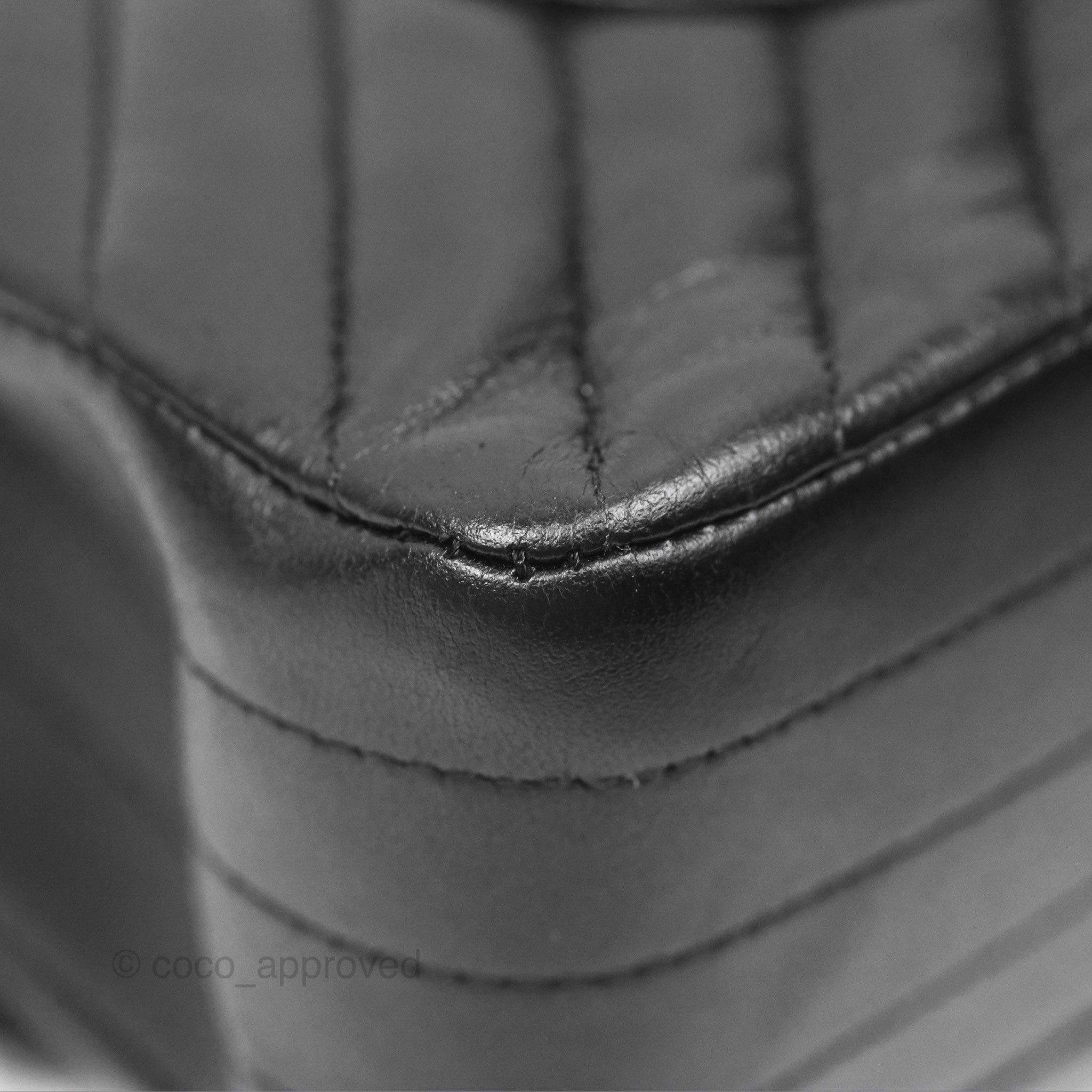 Chanel Classic Medium Flap Bag Chevron So Black Calfskin Leather - Perfect for Evening Events & Luxury Fashion Accessories