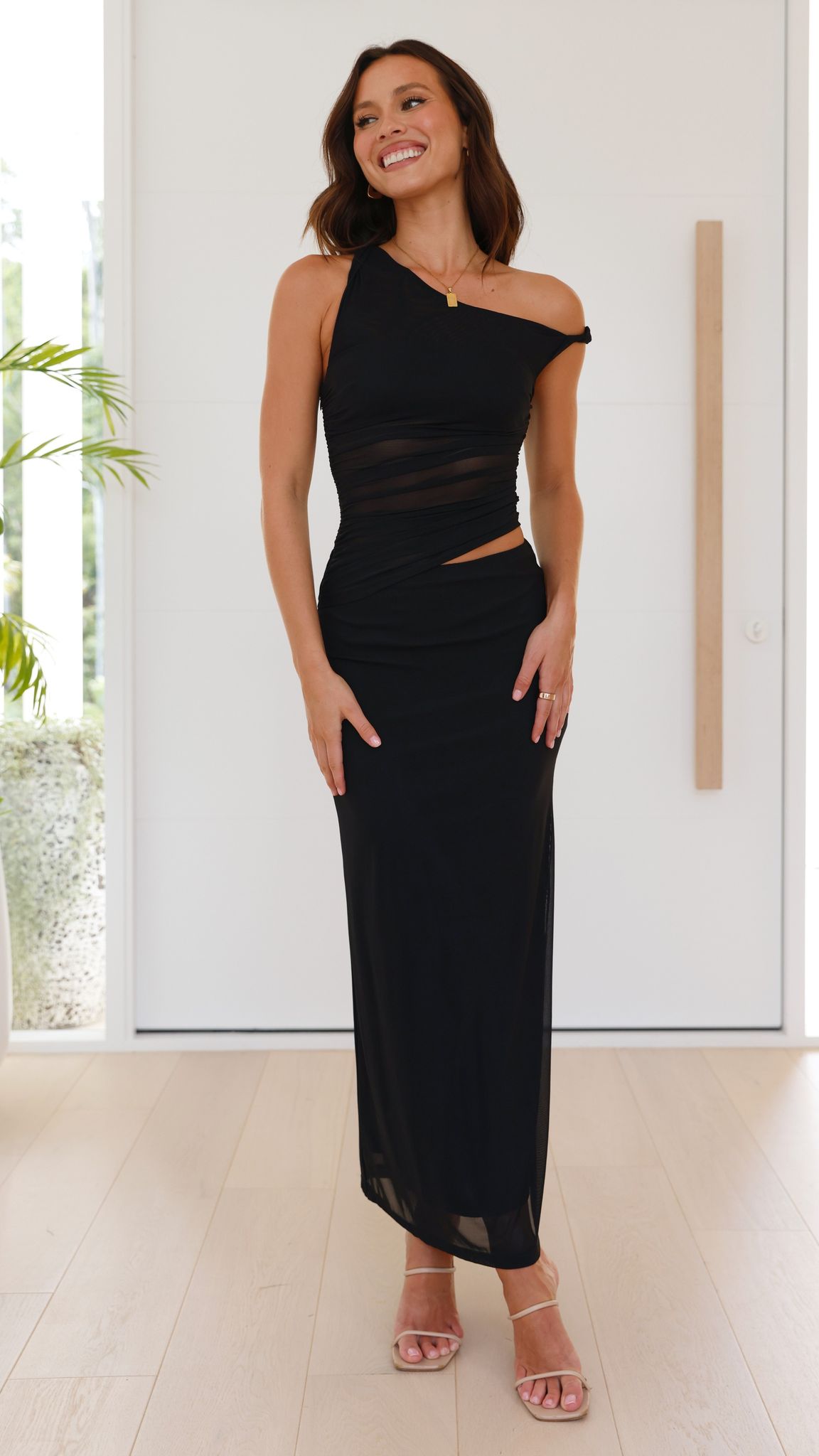 Iantha Maxi Dress for Women - Elegant Black Long Flowy Dress for Summer, Beach, Party & Evening Wear