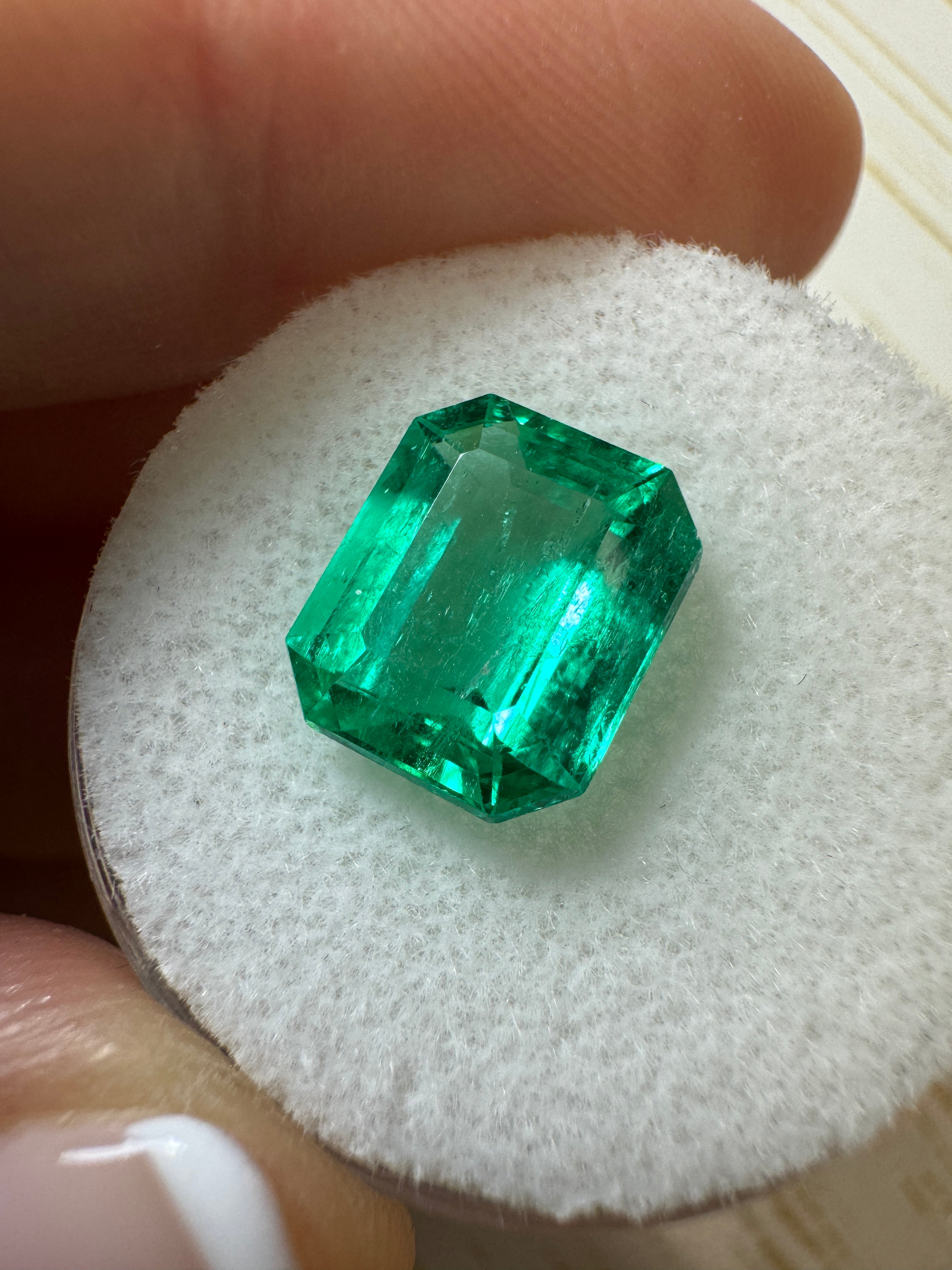 3.61 Carat 10x9mm Vivid Green Natural Colombian Loose Emerald - Emerald Cut Gemstone for Jewelry Making, Engagement Rings & Luxury Gifts