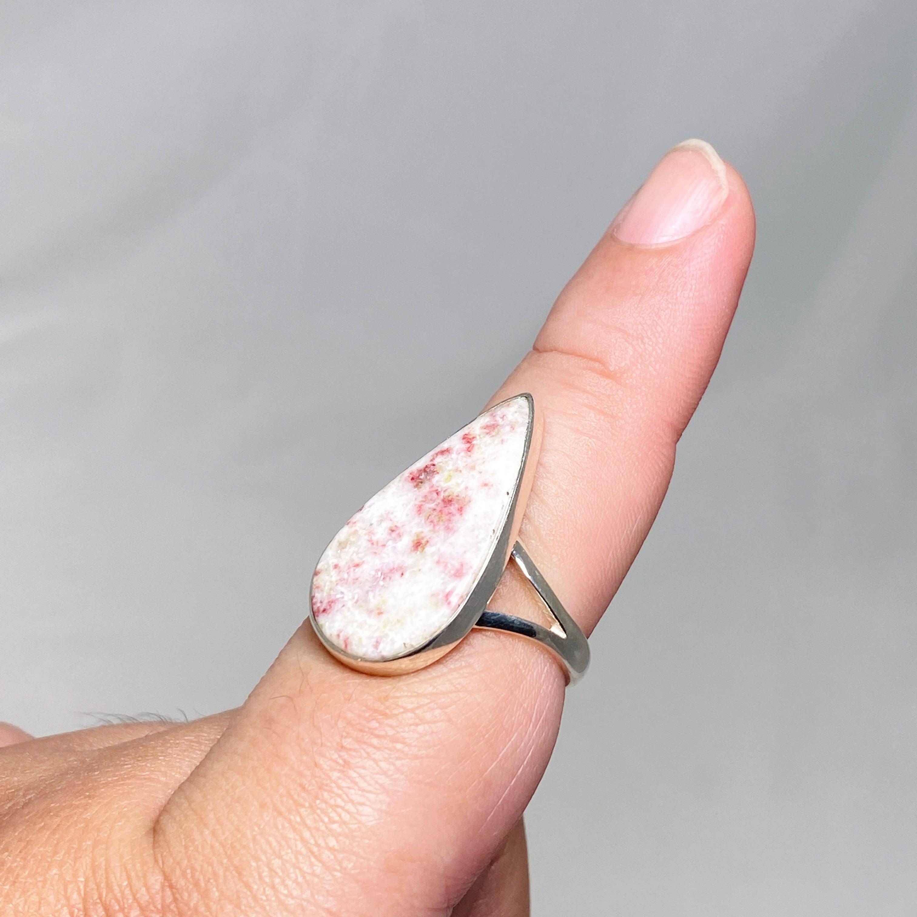 Cinnabar Teardrop Split Band Ring Size 9 KRGJ3175 - Elegant Handmade Jewelry for Women, Perfect for Weddings, Parties & Special Occasions