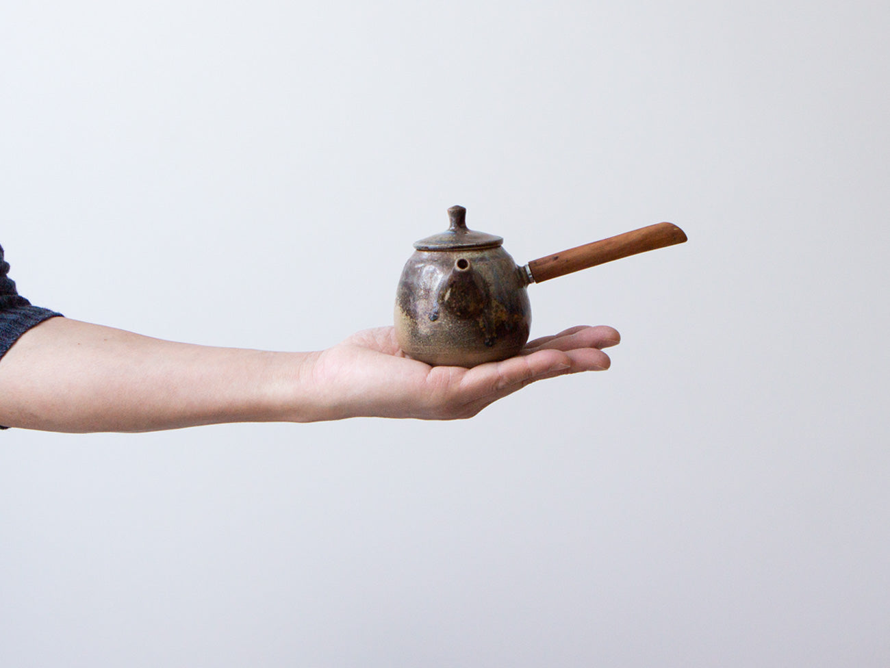 Premium Fire Cypress Teapot No.3 - Handcrafted Ceramic Japanese Style Teapot with Stainless Steel Infuser - Perfect for Loose Leaf Tea, Matcha, Herbal Tea & Home Decor