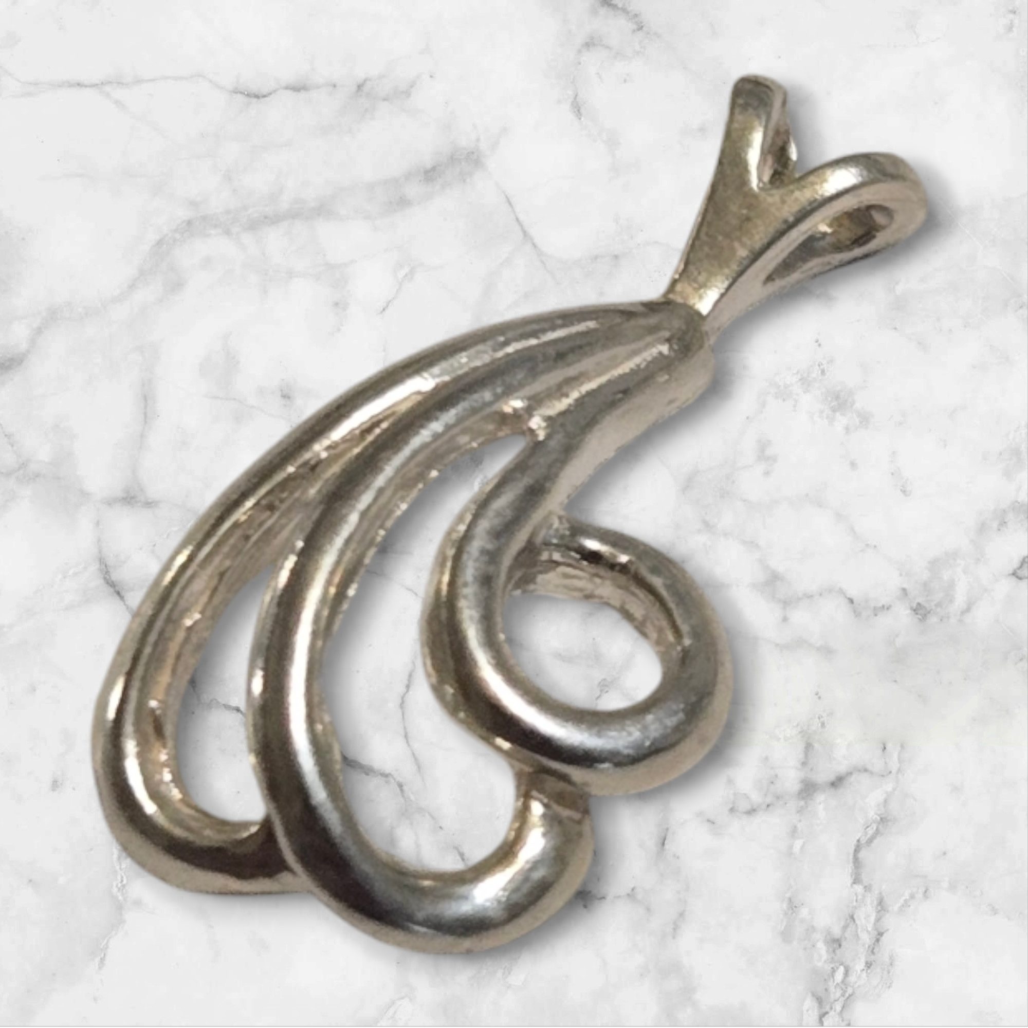 Free Form Pendant with 18