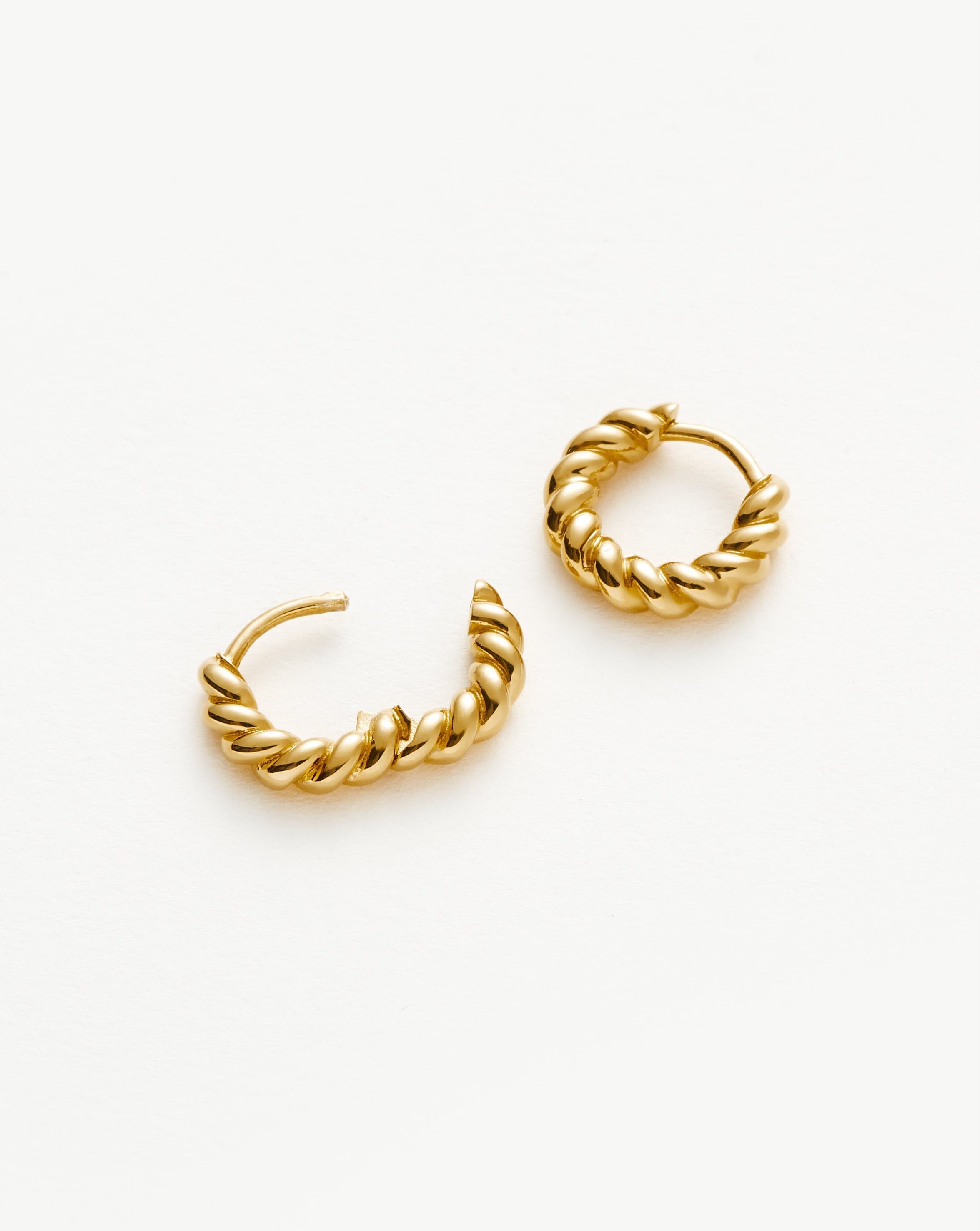18k Gold Vermeil Twisted Helical Huggie Earrings – Elegant Hoop Earrings for Women, Perfect for Everyday Wear, Parties, and Special Occasions