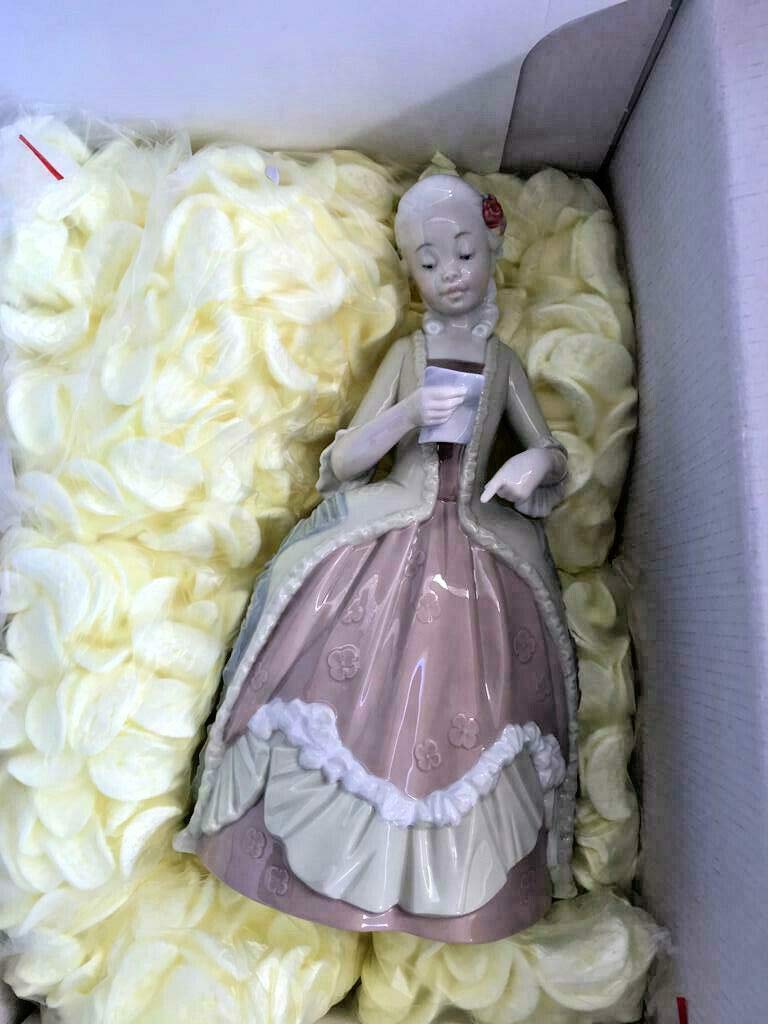 Lladro Nao Set of 2 Porcelain Figurines - Rococo Girl with Letter & Rococo Girl with Flower - Handcrafted Collectible Home Decor for Living Room, Shelf Display, and Gift Giving