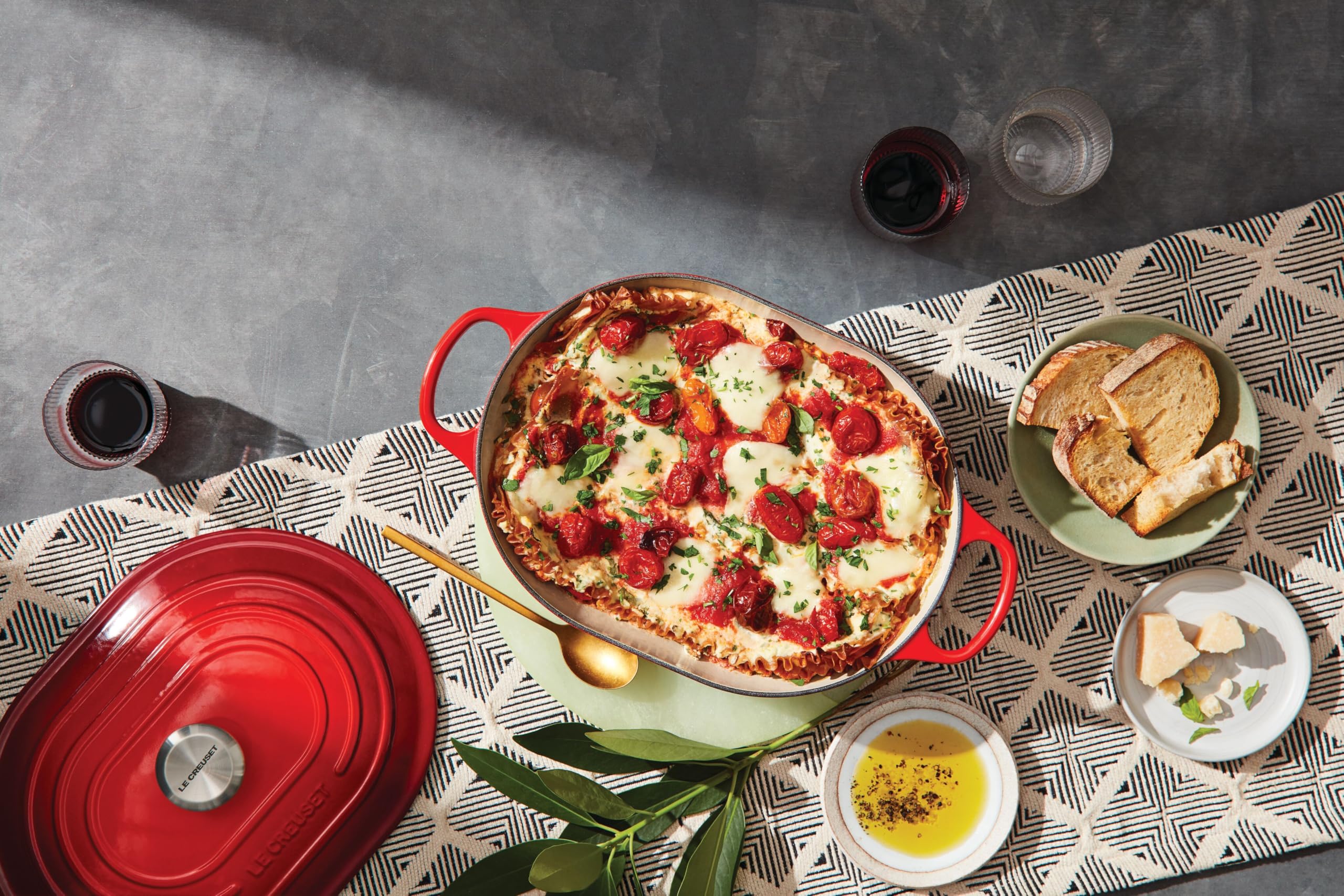 Le Creuset Signature Enameled Cast Iron Oval Casserole with Lid - 3.75 Quart, Artichaut Green - Perfect for Braising, Roasting & Serving Dishes Family Style