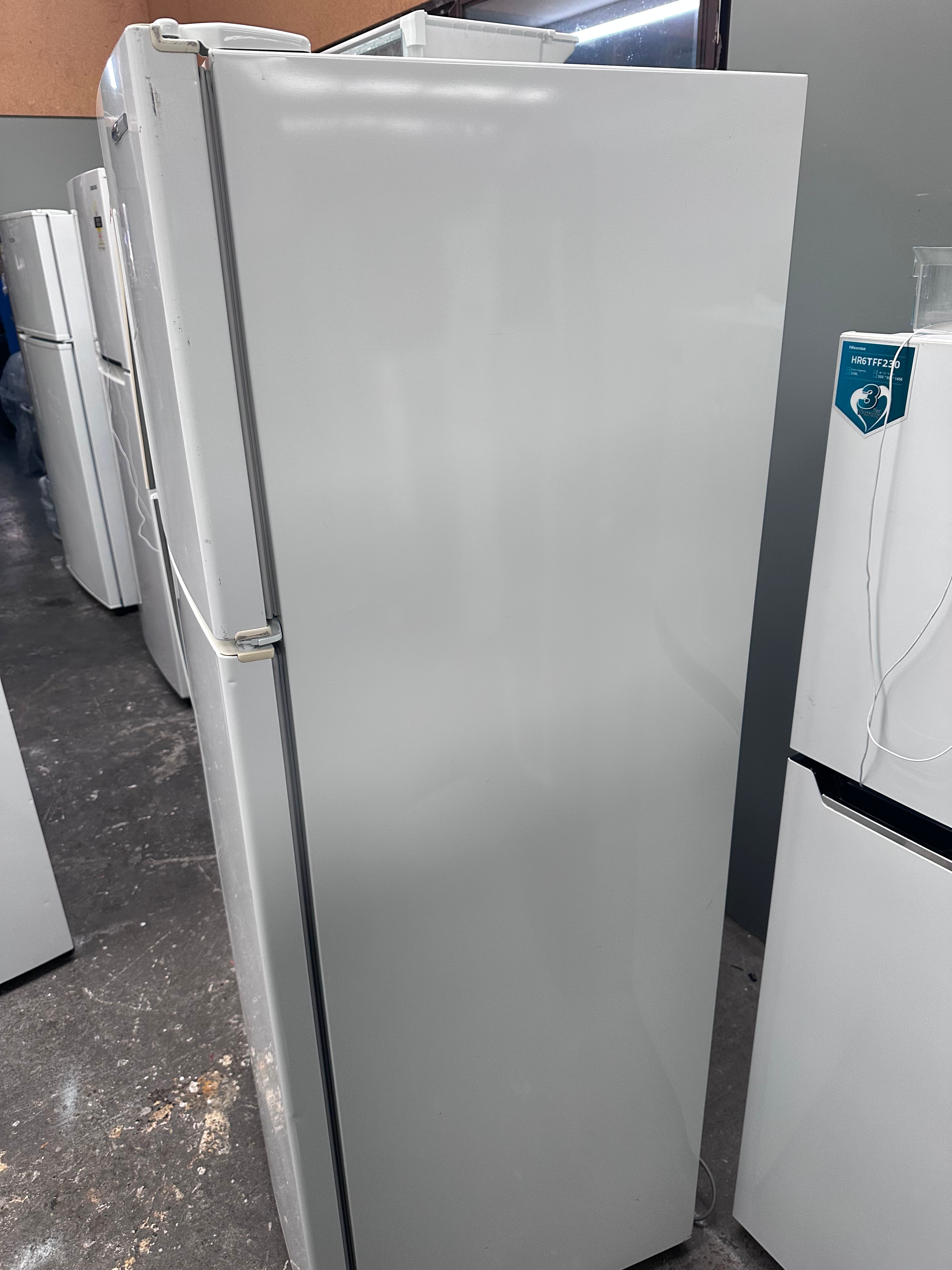 Westinghouse 390L Top Mount Refrigerator - Energy Efficient, Spacious Design | Perfect for Kitchens, Offices & Small Apartments | Certified Refurbished