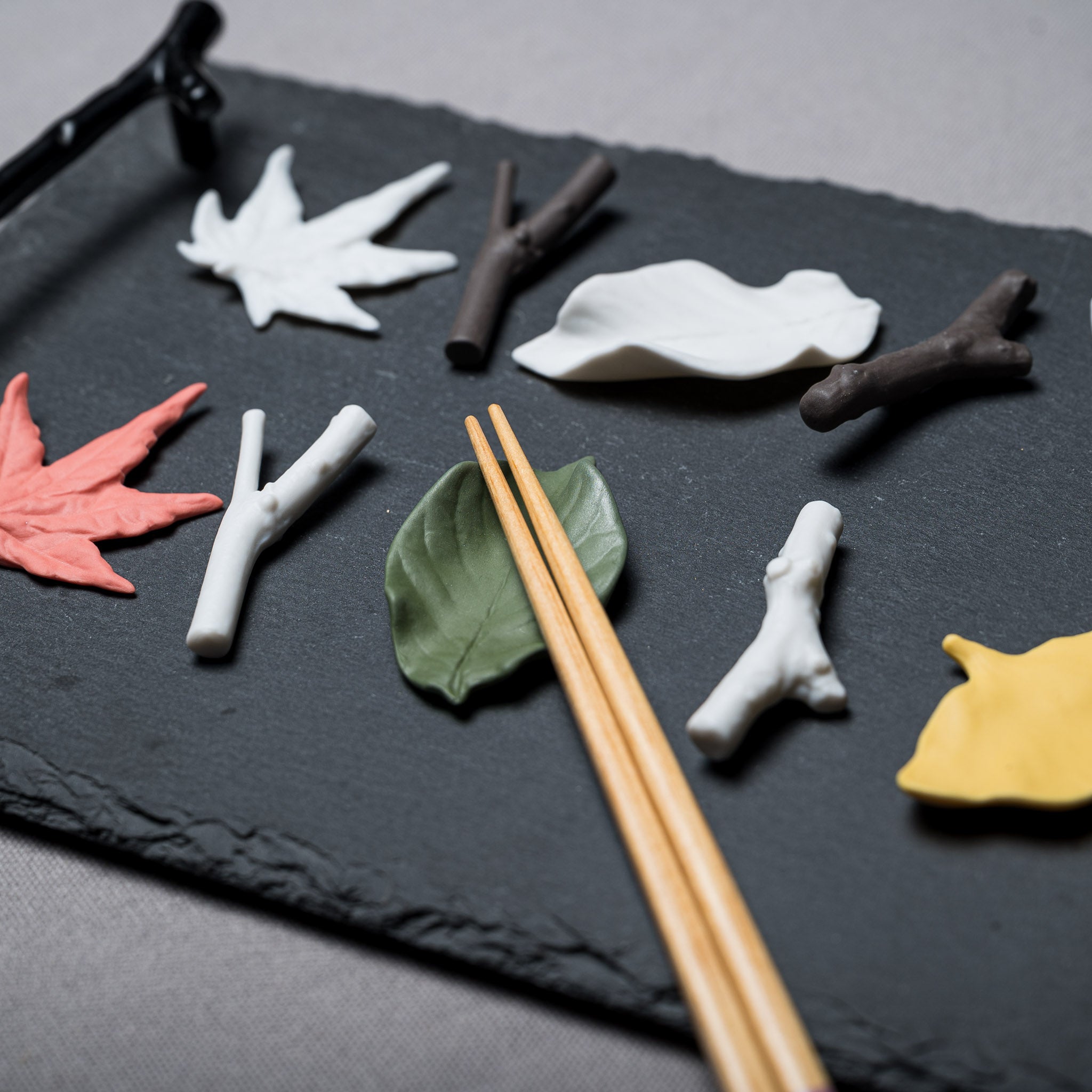 Elegant Leaf-Shaped Chopstick Rests Gift Set - Pack of 5 | Perfect for Asian Dining, Sushi Nights & Home Decor