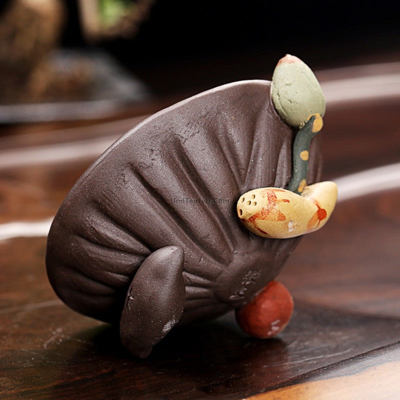 Yixing Clay Lotus Seedpod Tea Pet - Handmade Ceramic Water Spray Figurine for Tea Ceremony & Zen Decor | Perfect Gift for Tea Lovers & Home Office Decor