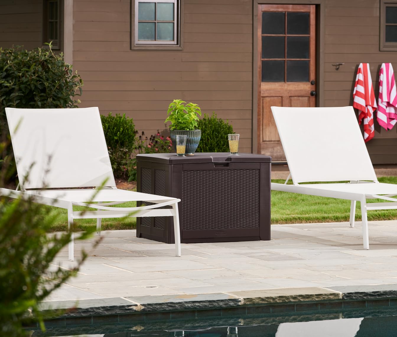 Rubbermaid 74-Gallon Medium Resin Outdoor Storage Deck Box - Weatherproof Brown Deck Organizer for Pool Toys, Garden Tools, Patio Cushions & Backyard Accessories | Perfect for Poolside, Patio & Garage Storage