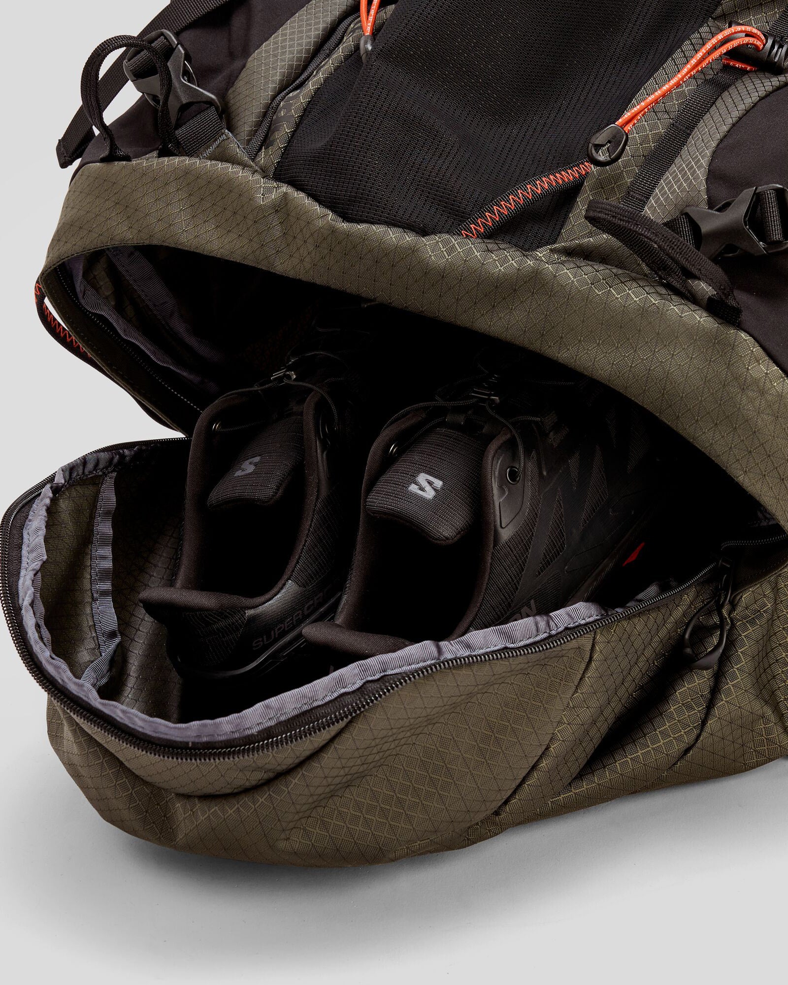 Valorous Pack 58L Dark Moss - Lightweight Hiking Backpack for Outdoor Camping & Travel Adventures