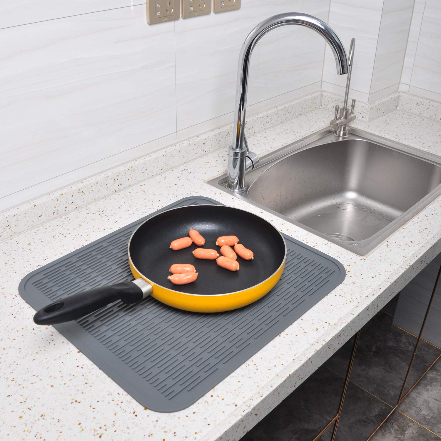Heat Resistant Silicone Trivet Mats for Hot Pots and Pans - Non-Slip Kitchen Counter Protector for Dining Table, Stove Top, and Countertop Use