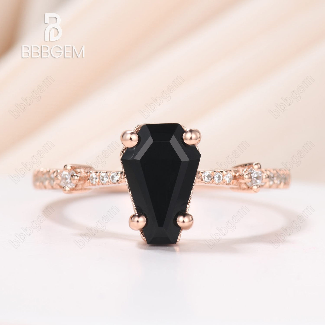 Elegant Coffin Shape Natural Black Onyx Women's Ring in Rose Gold - 9x6mm Black Agate Gemstone Wedding Band for Engagement, Anniversary & Gothic Jewelry Lovers | Perfect for Alternative Bridal, Dark Romance & Everyday Statement Jewelry