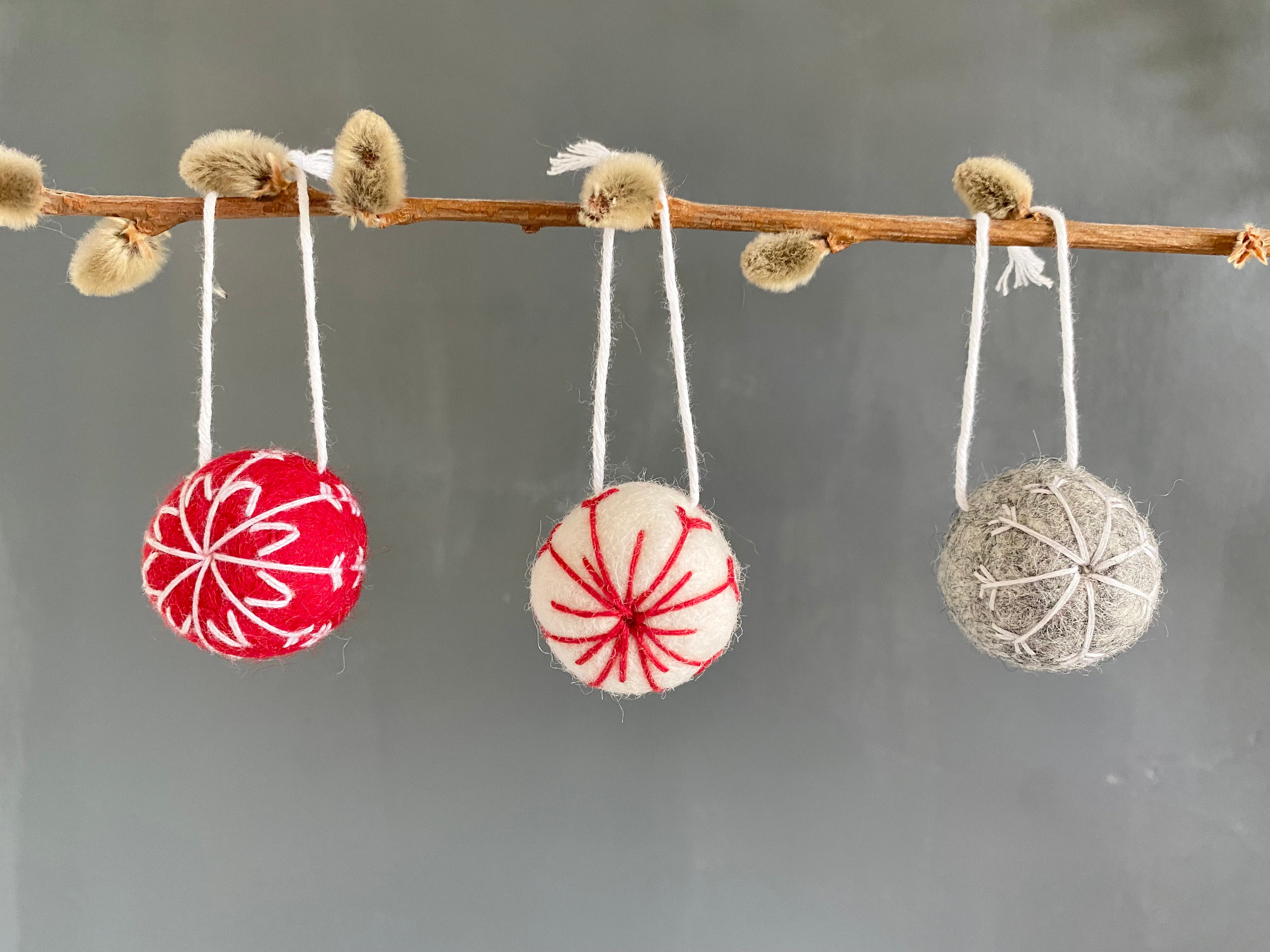 Snowflake Ornaments - Elegant Christmas Tree Decorations for Holiday Home Decor | Perfect for Xmas Party, Winter Wedding & Festive Gift Giving